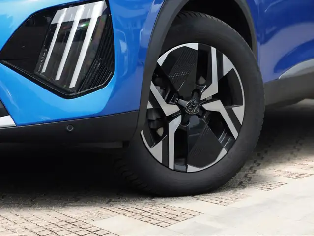 Peugeot 2008 view 5