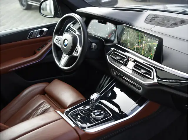 BMW X5 M view 14