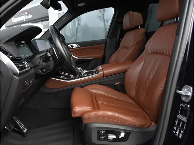 BMW X5 M view 15