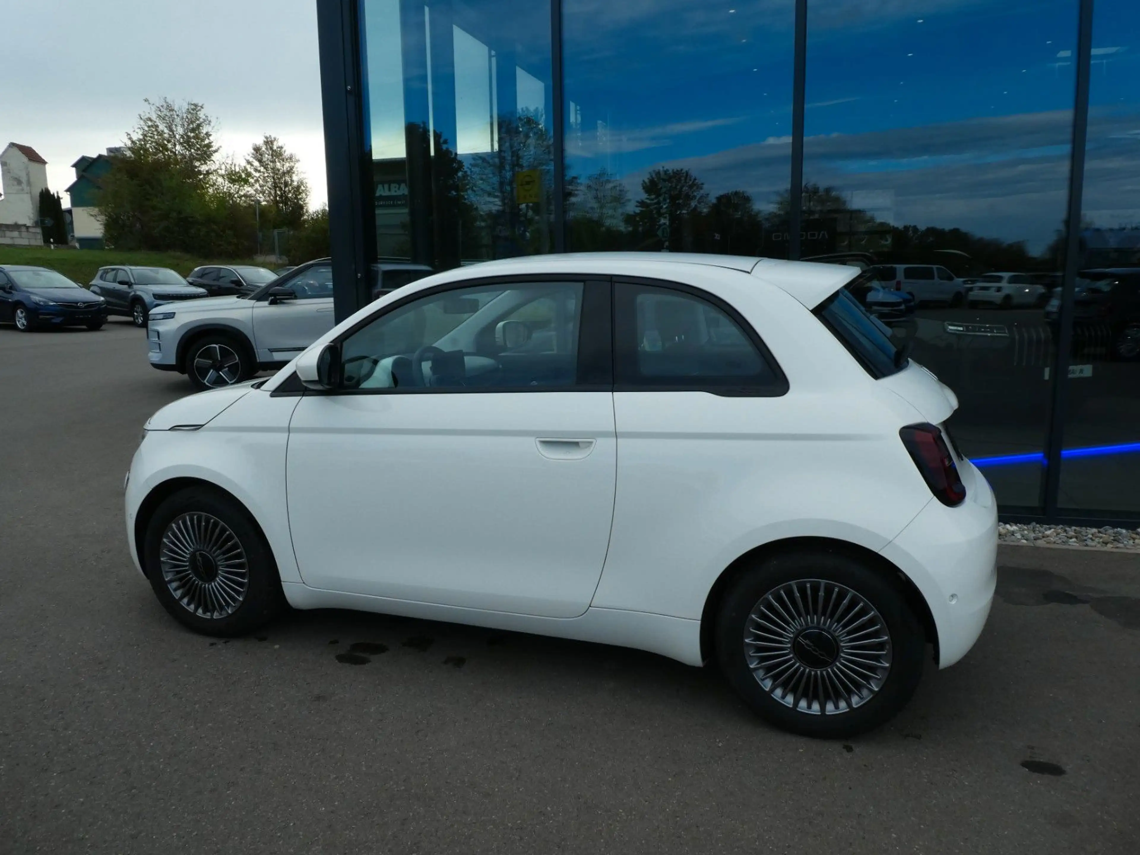 Fiat 500e 500 e Basis Klima, SHZ, PDC, Kamera, LMF — photo 4