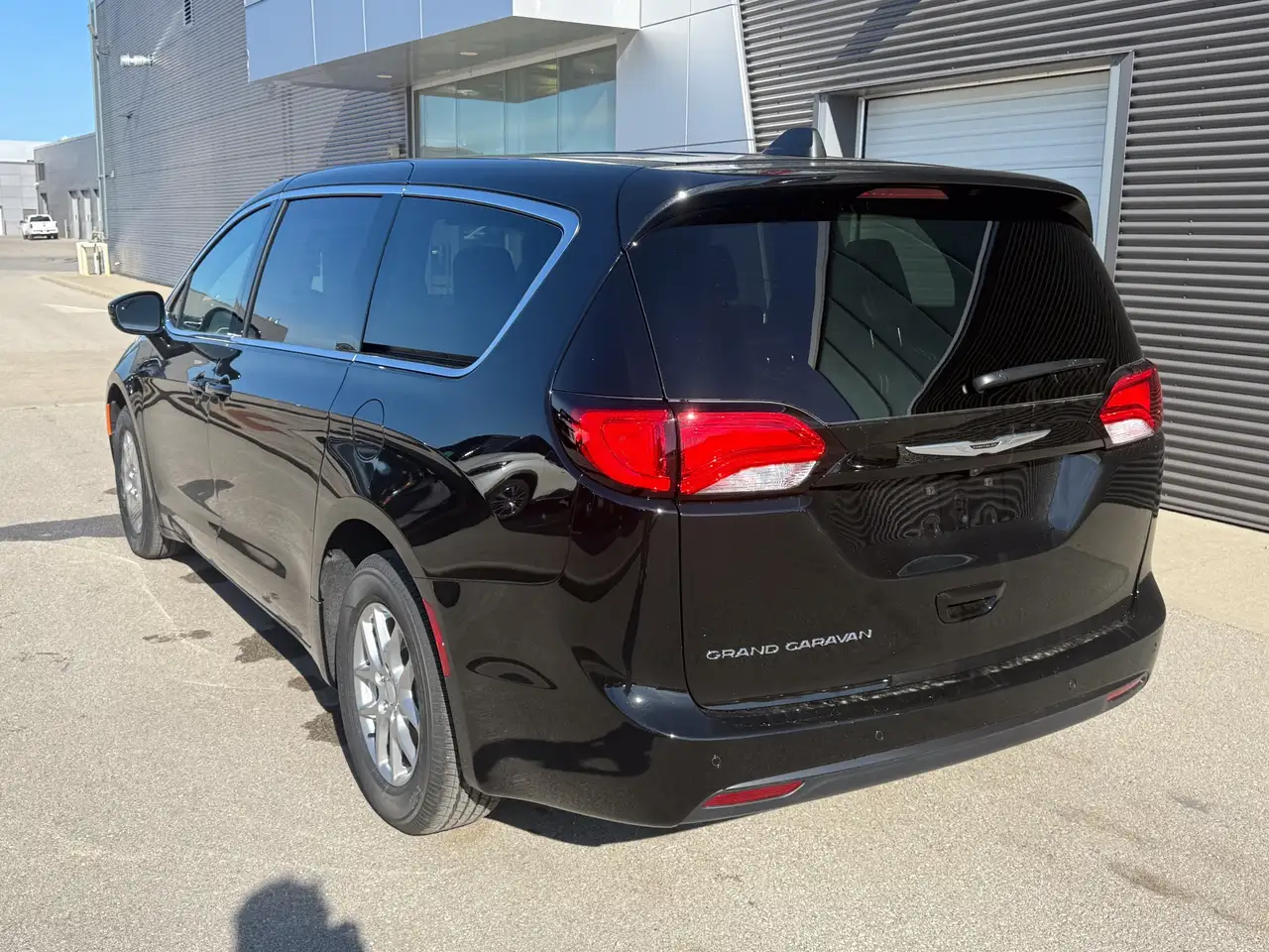 Chrysler Grand Caravan снимка Chrysler Grand Caravan