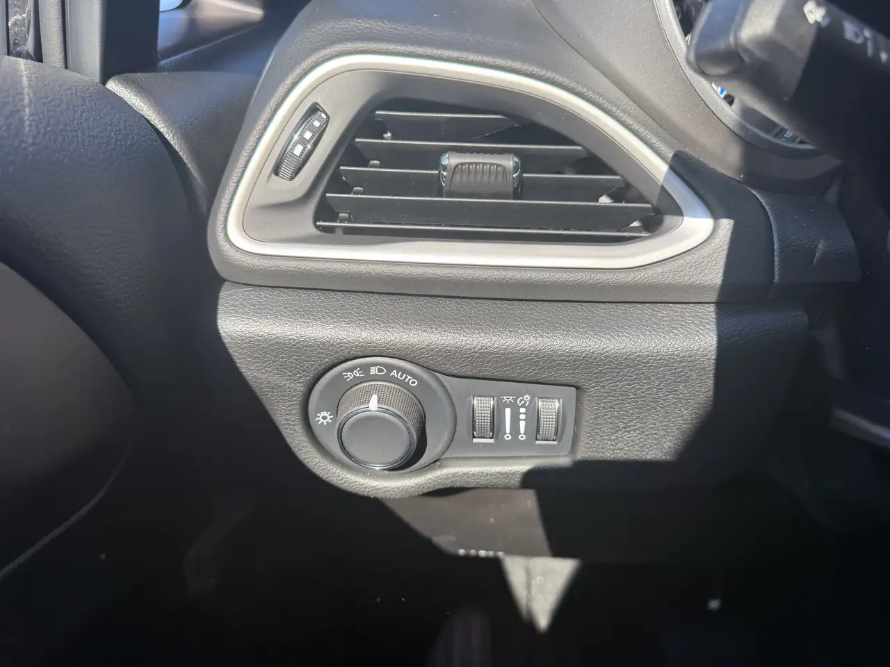 Chrysler Grand Caravan снимка Chrysler Grand Caravan