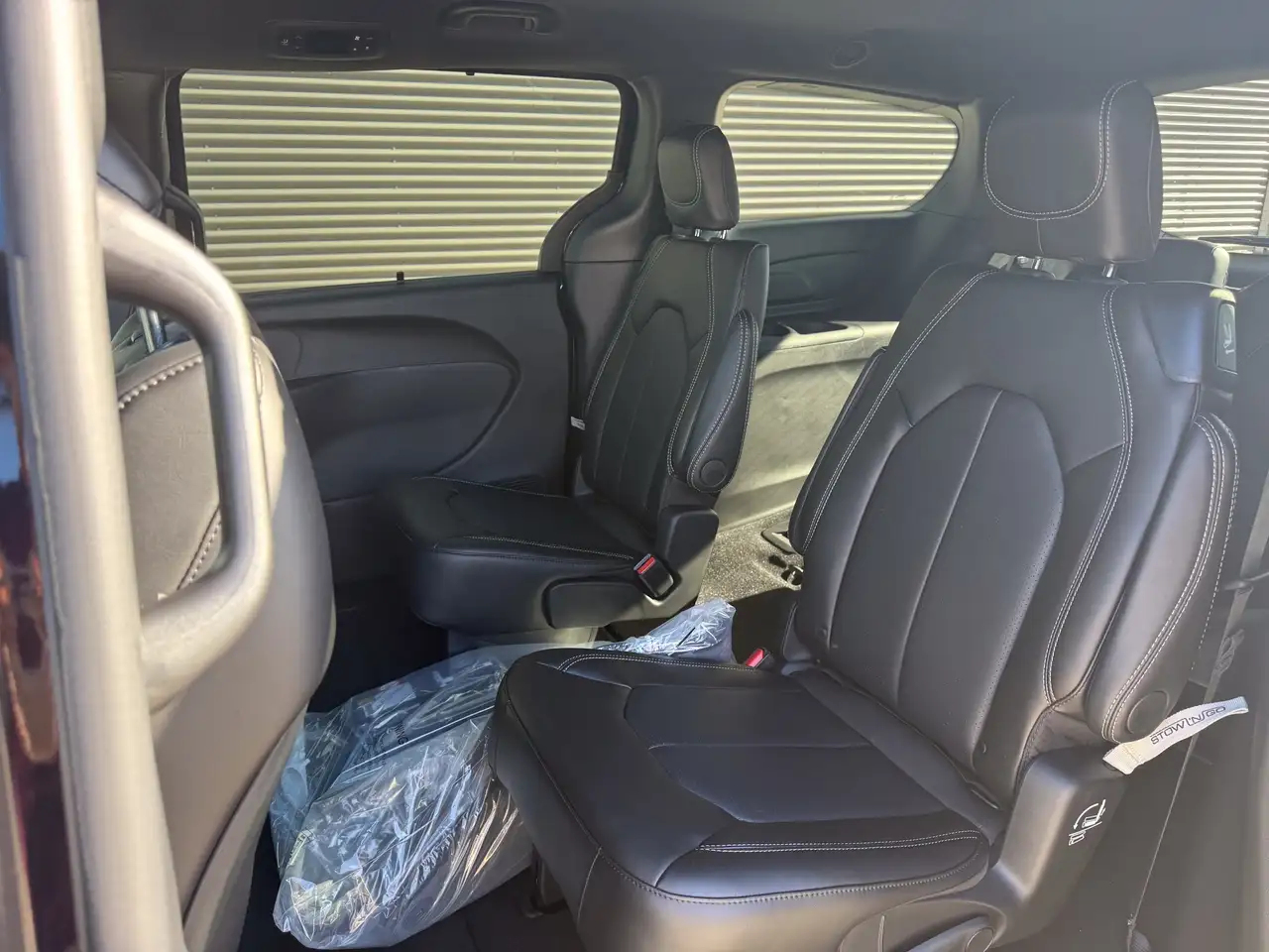 Chrysler Grand Caravan снимка Chrysler Grand Caravan