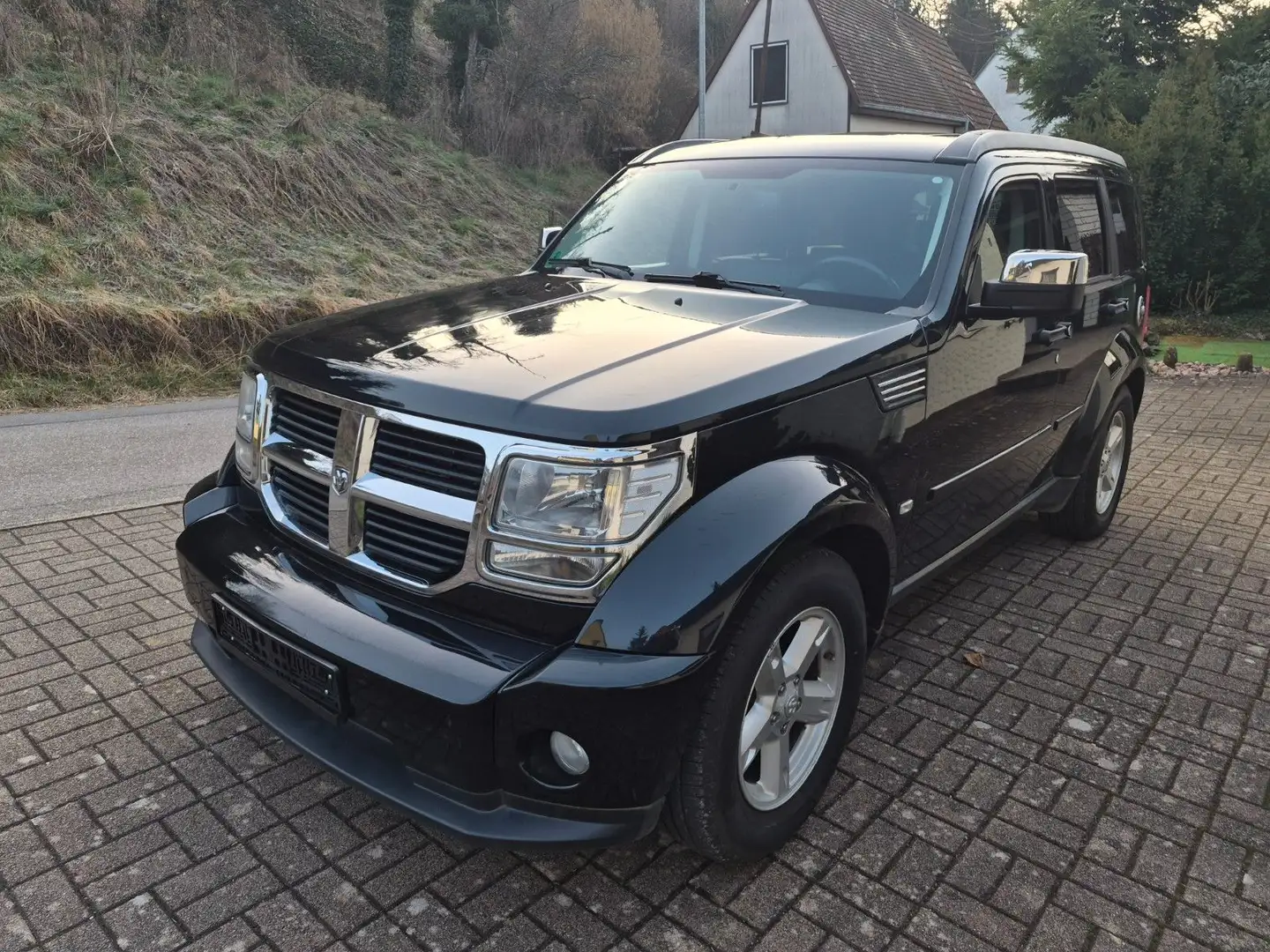 Dodge Nitro SXT Negro - 2
