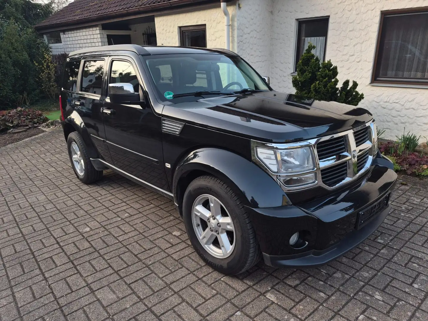 Dodge Nitro SXT Negro - 1