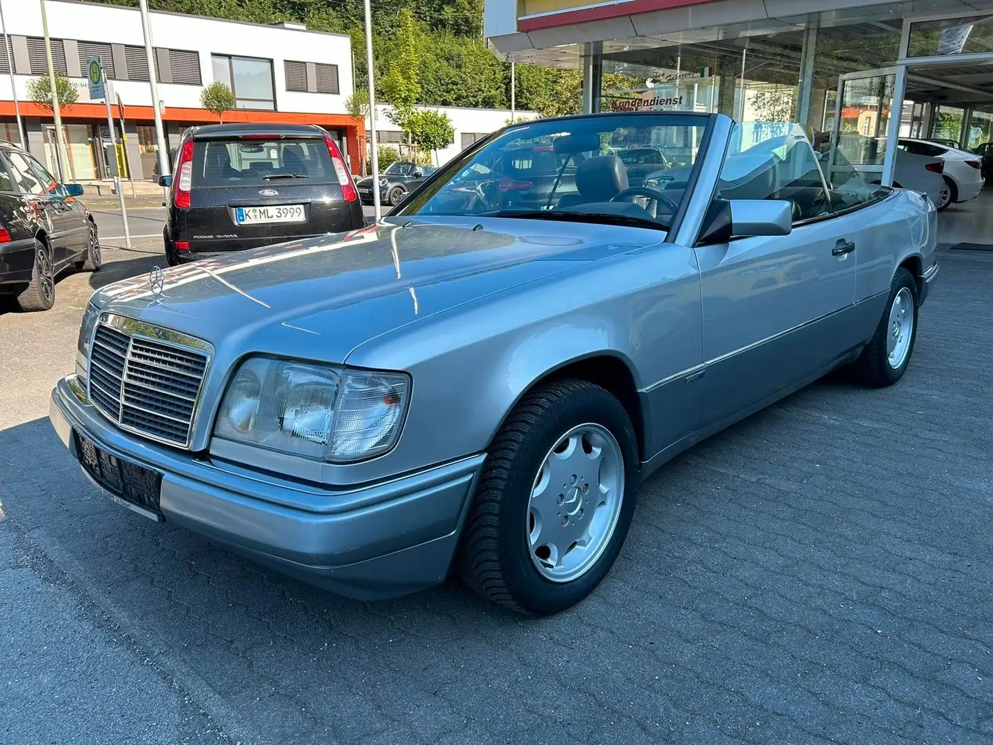 Mercedes-Benz E 220 Sportline, Leder, el. Dach, 2. Hand Argento - 2