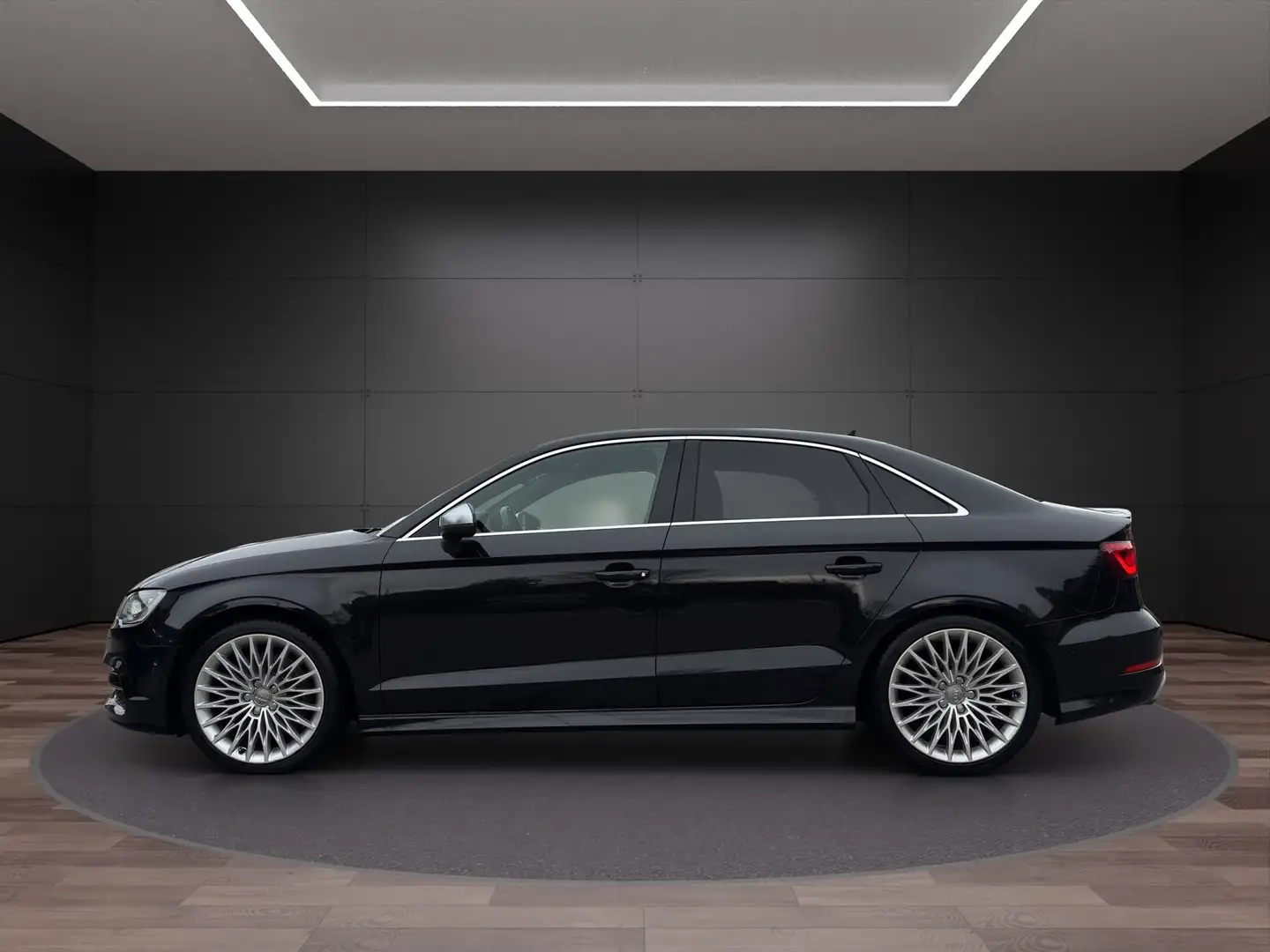 Audi S3 2.0 TFSI quattro Schwarz - 2