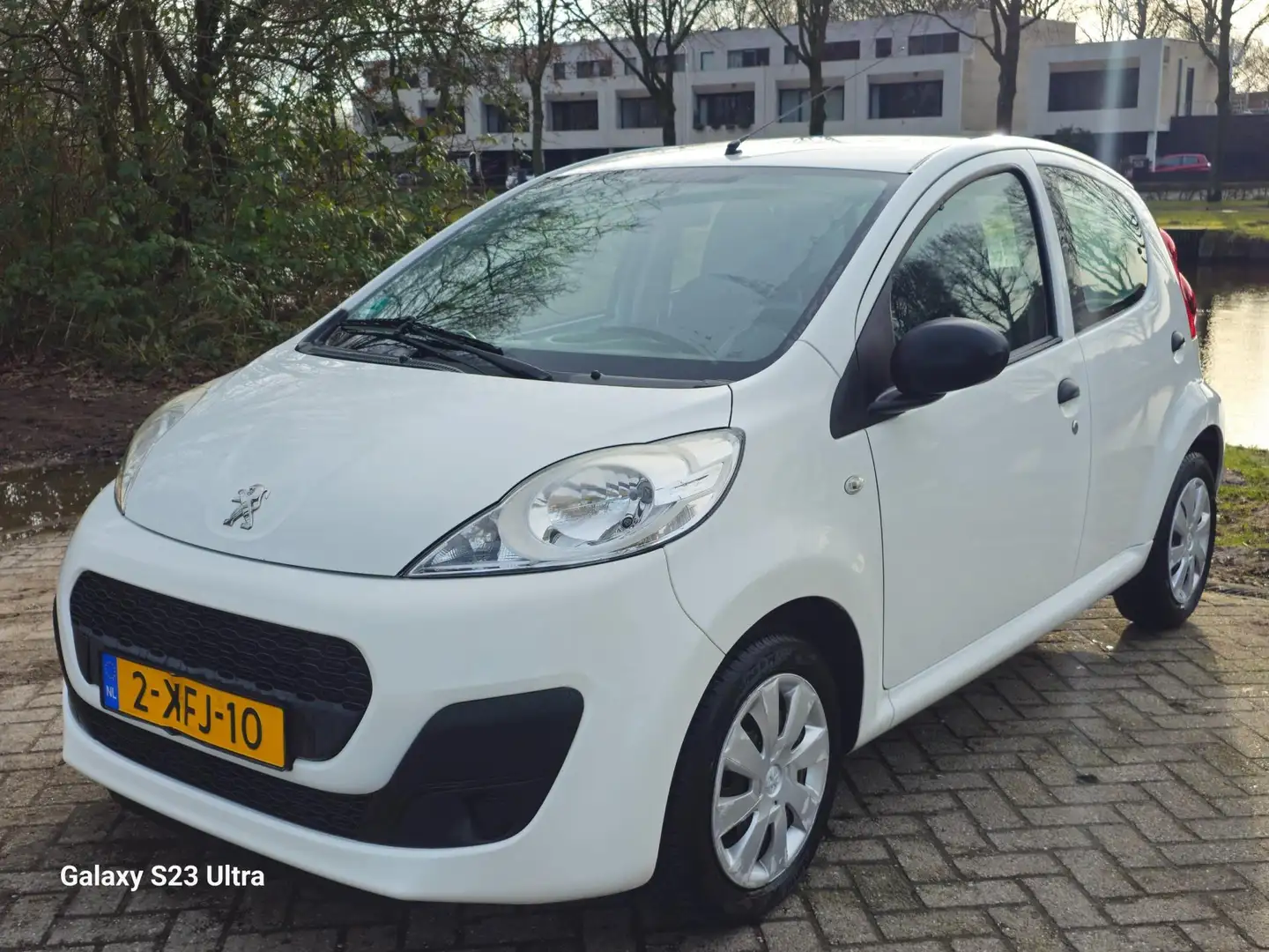 Peugeot 107 1.0 Access Accent 2e eigenaar airco cv op afs lage Wit - 2