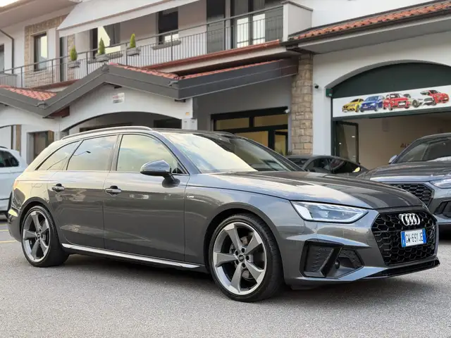 Audi A4 A4 V 2024 Avant 35 2.0 tdi mhev S Line edition 163cv s-tronic