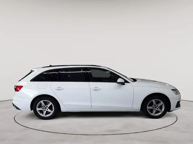 Audi A4 view 3