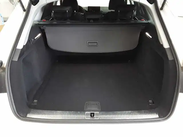 Audi A4 view 15