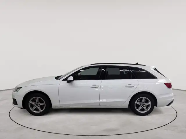 Audi A4 view 6