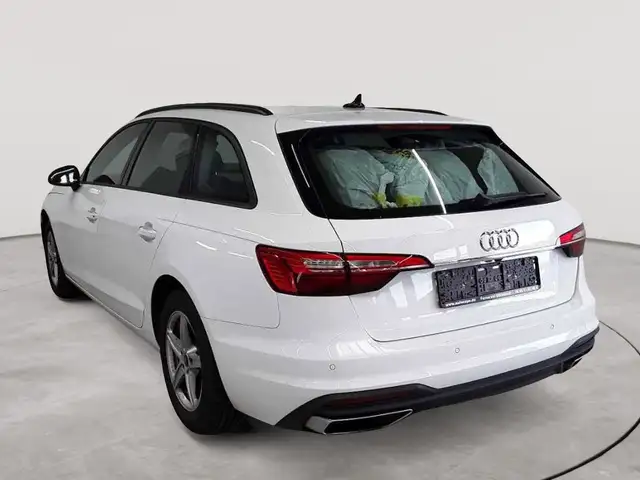 Audi A4 view 5