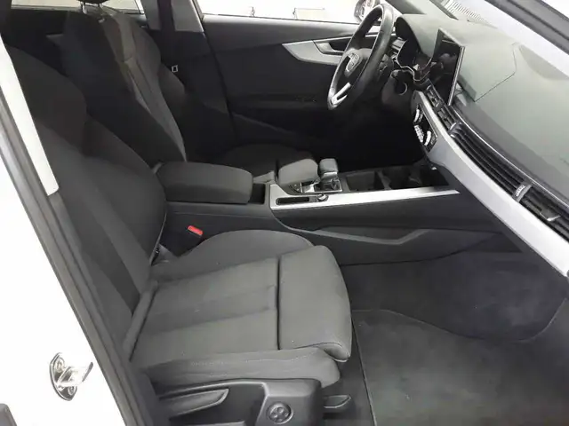 Audi A4 view 8