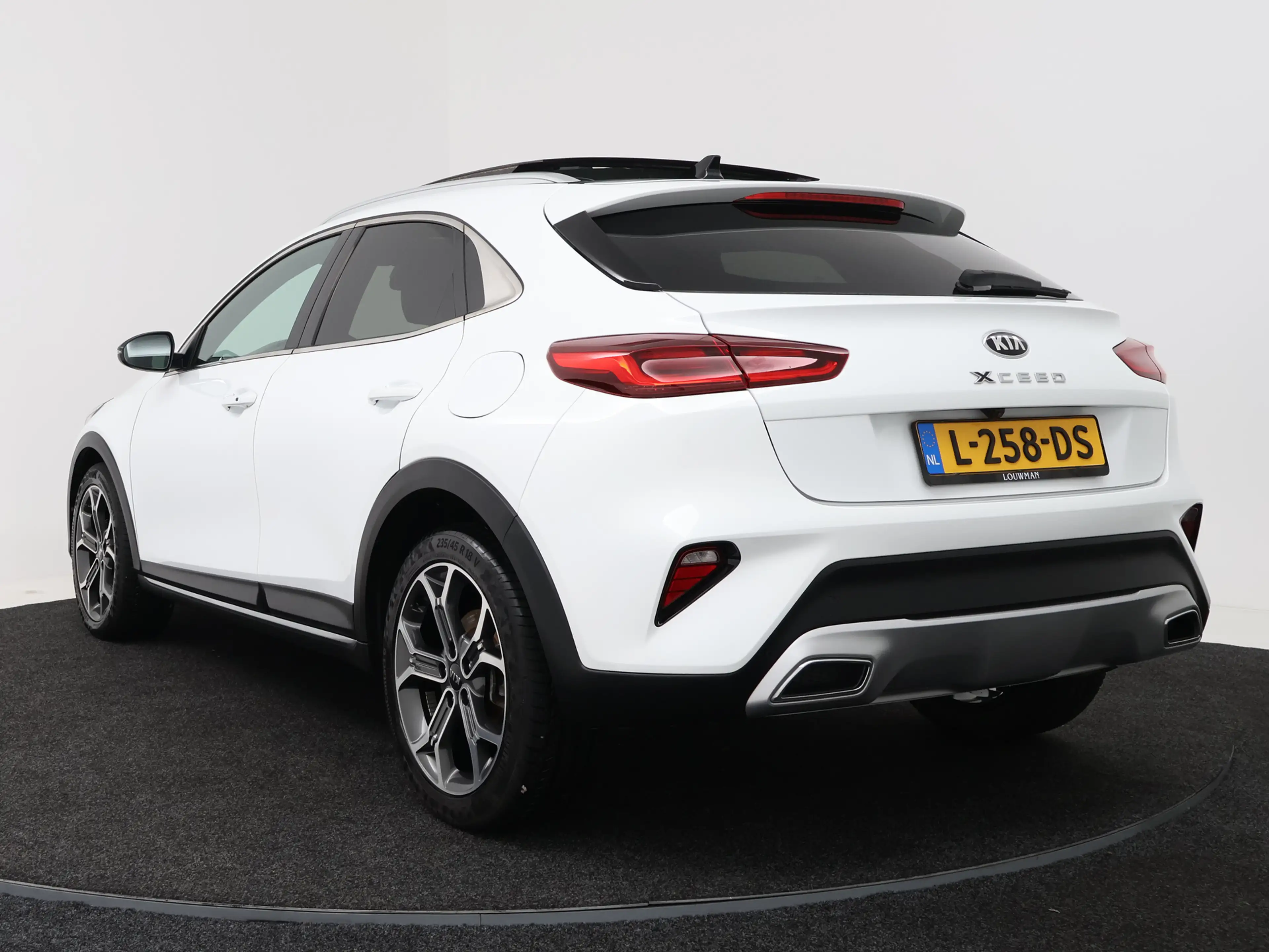 Kia XCeed 1.5 T-GDI MHEV DynamicPlusLine Style Pack Elektris — photo 4