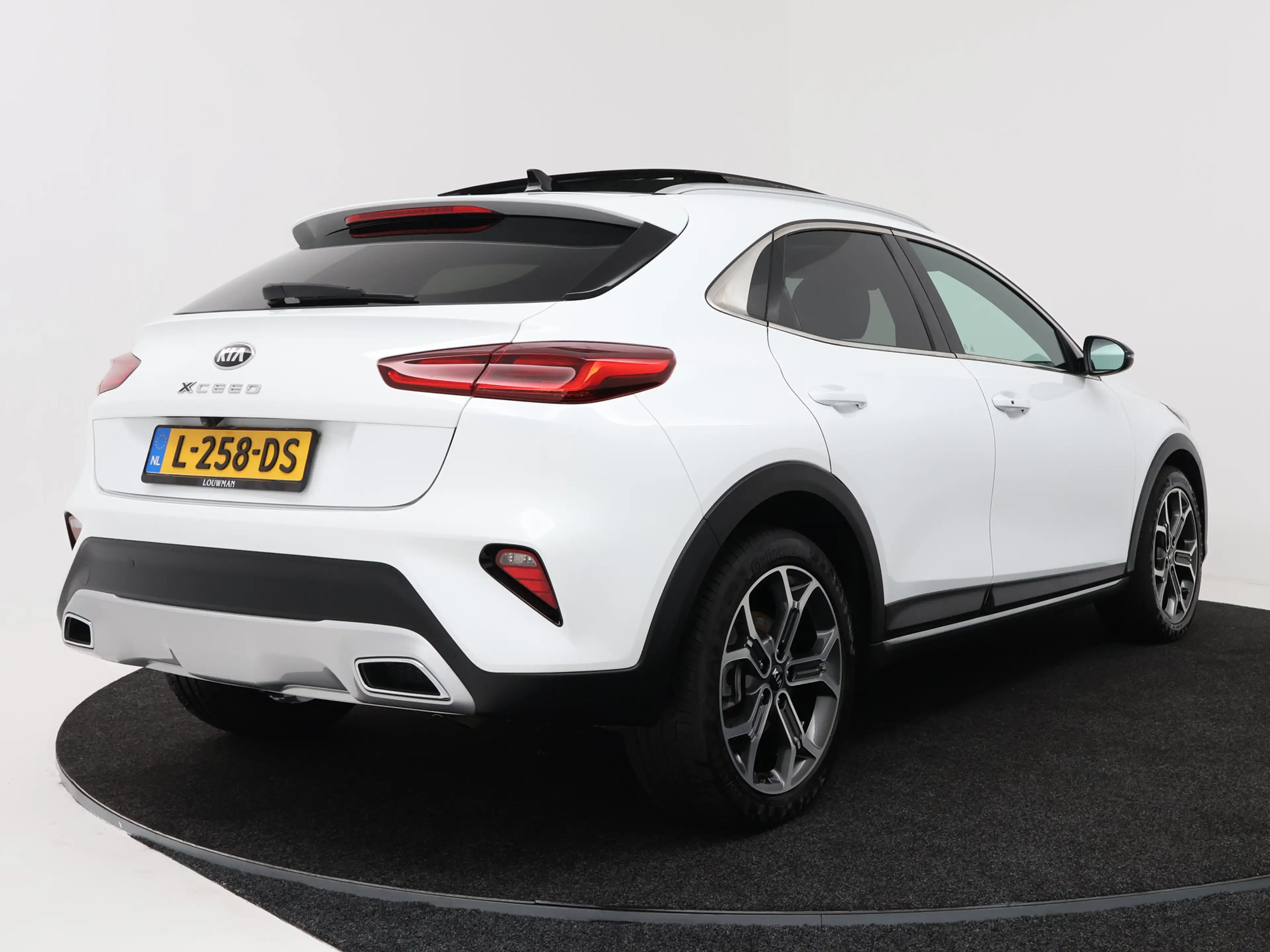 Kia XCeed 1.5 T-GDI MHEV DynamicPlusLine Style Pack Elektris — photo 2