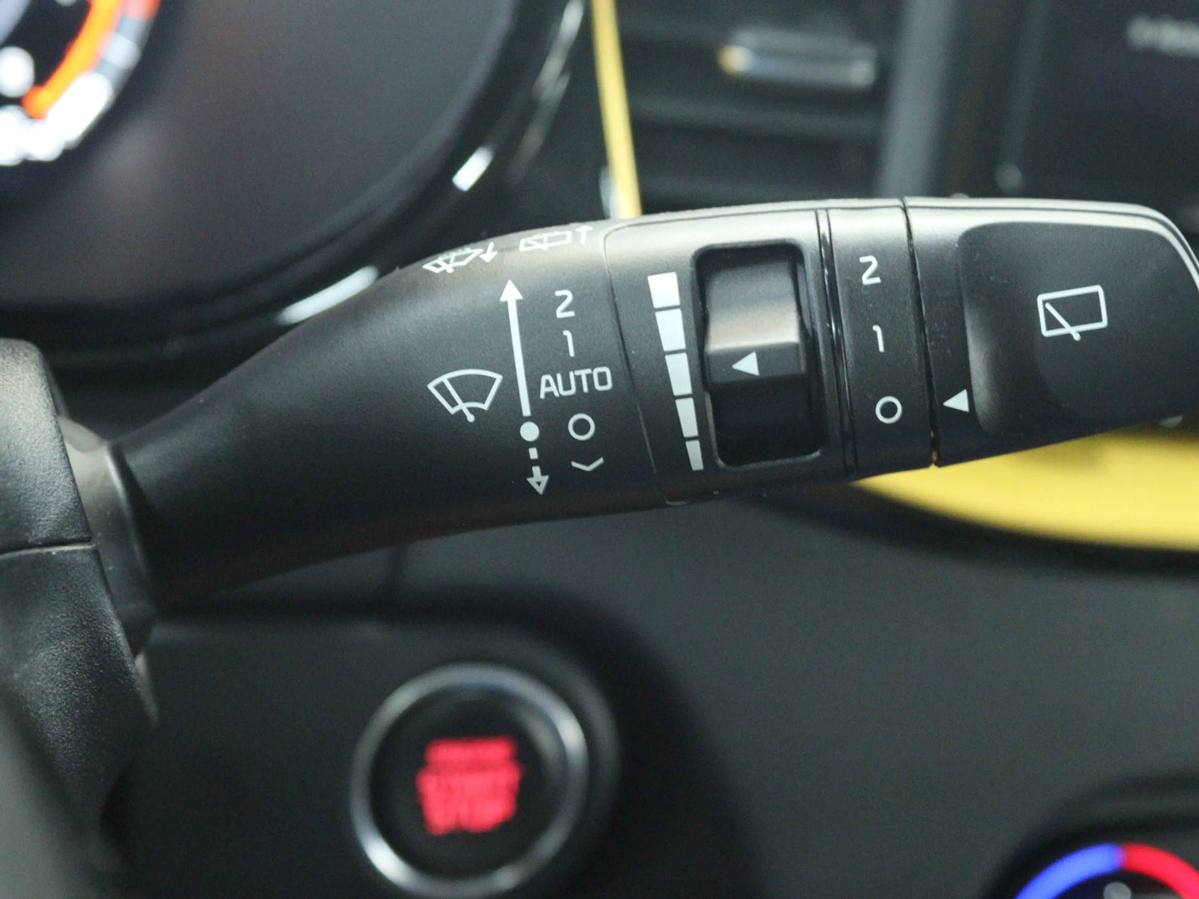 Kia XCeed 1.5 T-GDI MHEV DynamicPlusLine Style Pack Elektris — photo 14