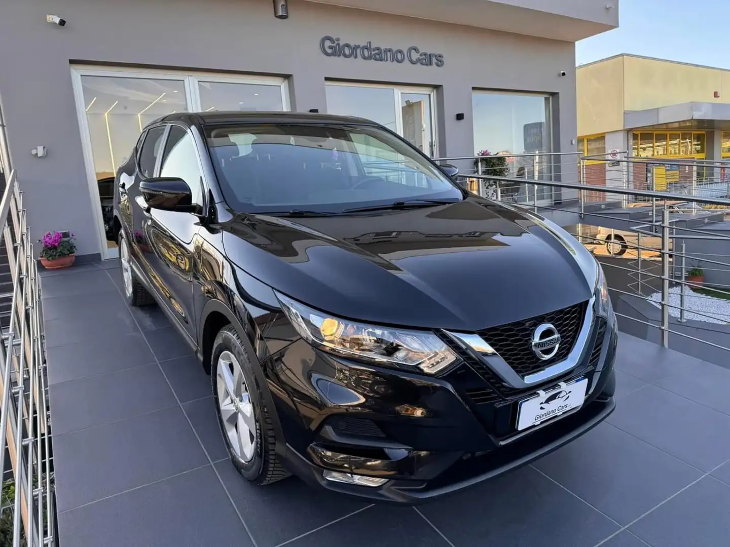 Nissan Qashqai 1.5 dci Tekna+ 115cv dct Nero - 1