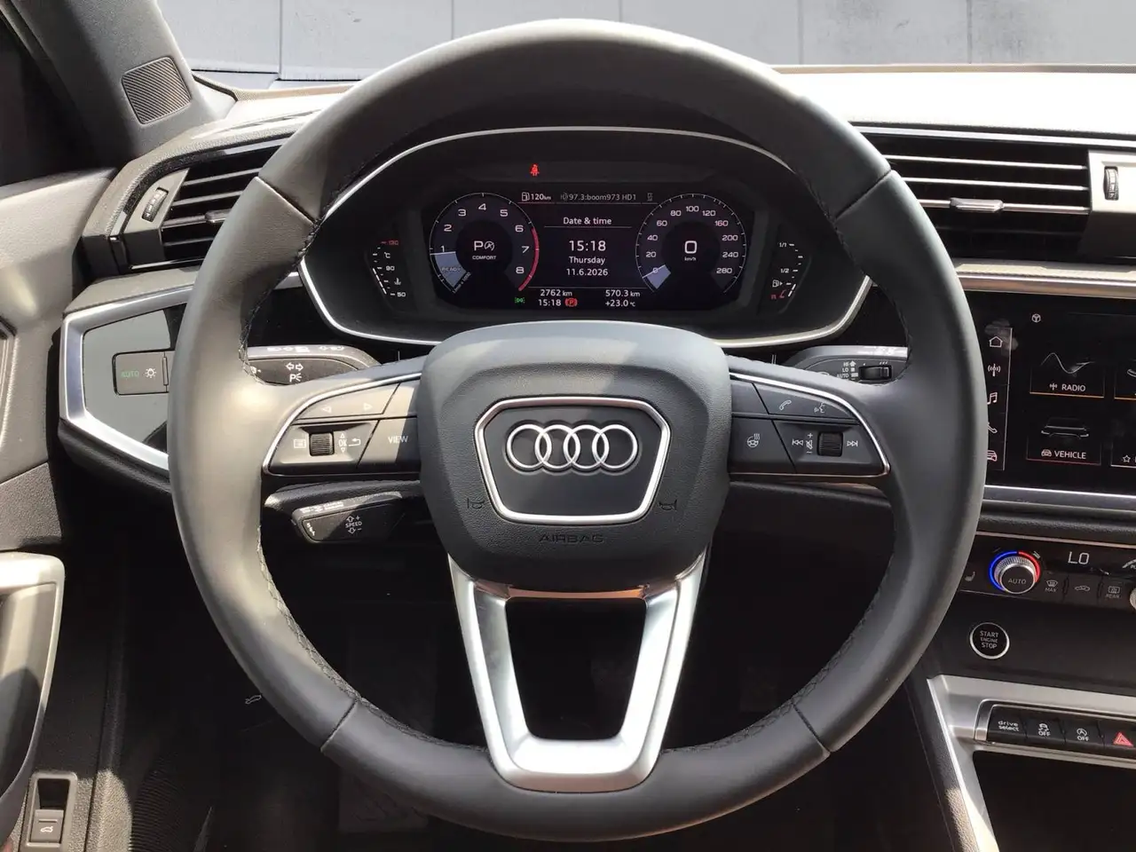 Audi Q3 снимка Audi Q3
