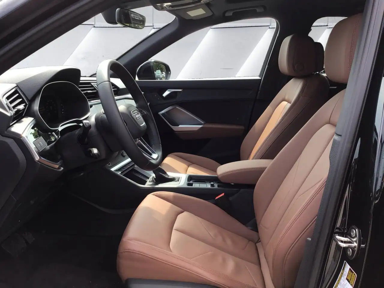 Audi Q3 снимка Audi Q3