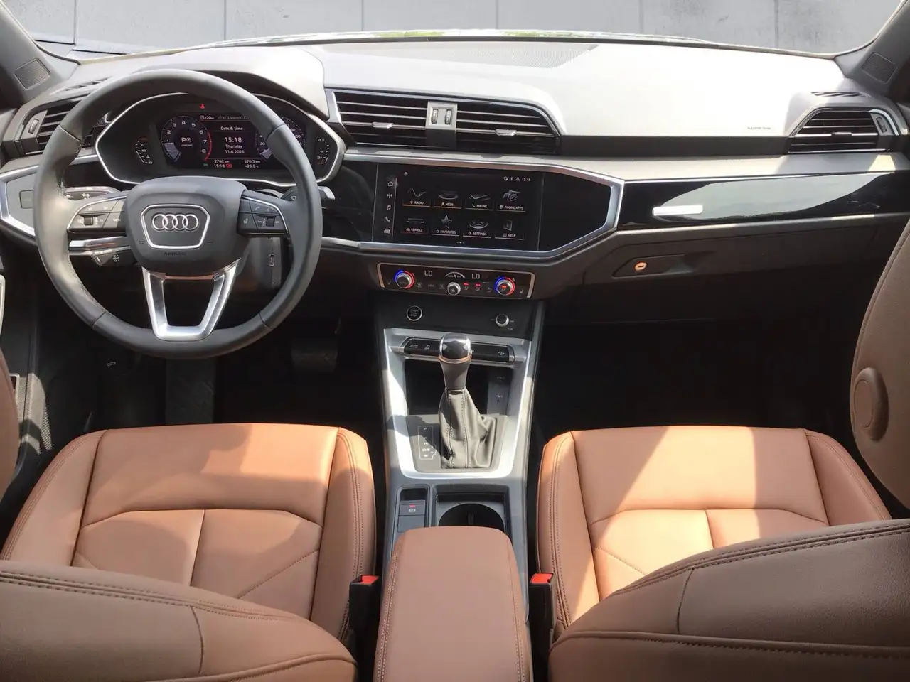Audi Q3 снимка Audi Q3
