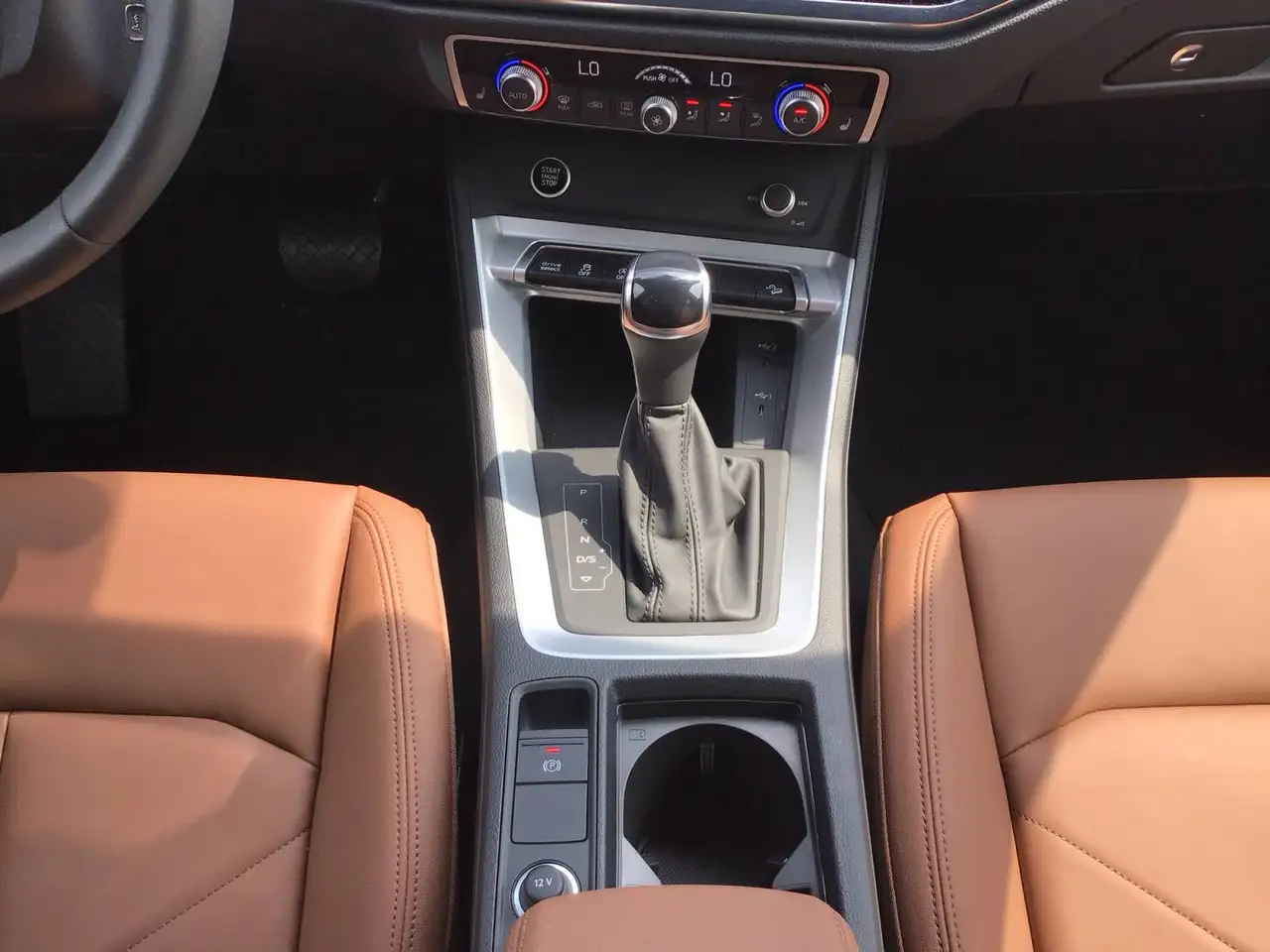 Audi Q3 снимка Audi Q3