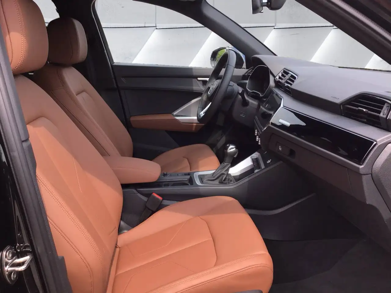 Audi Q3 снимка Audi Q3
