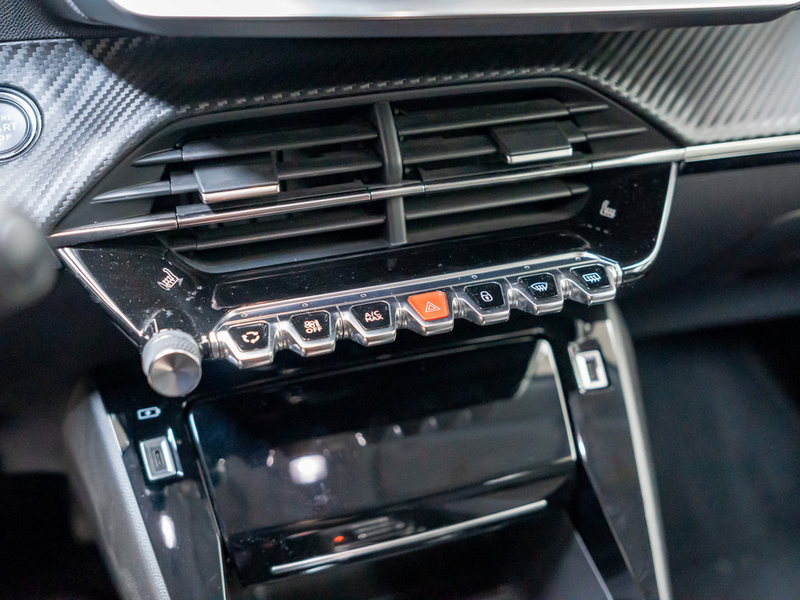 Peugeot e-2008 Allure Pack Elektromotor 136 LED SHZ — photo 12