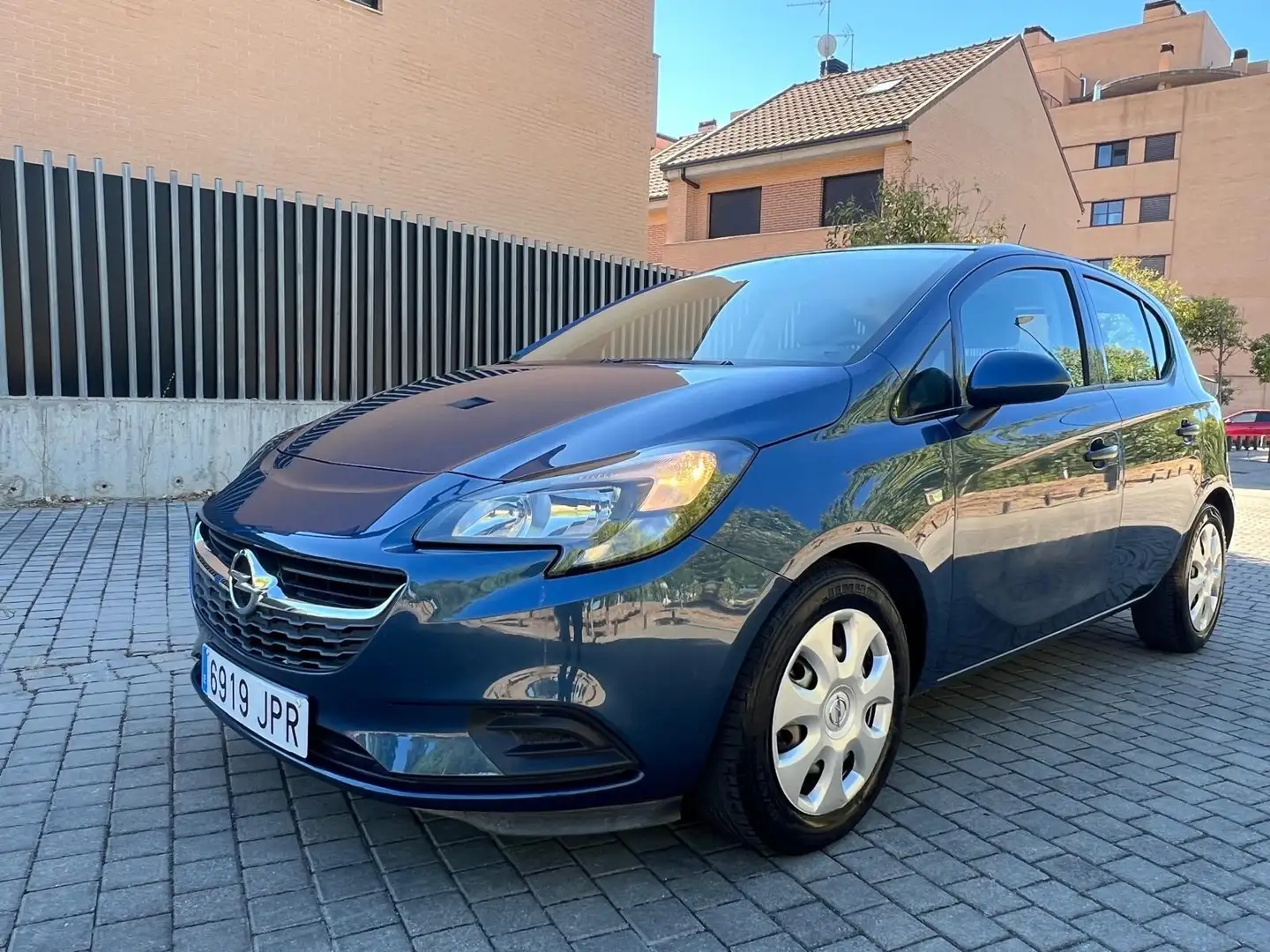 Opel Corsa 1.4 Expression 75 - 2