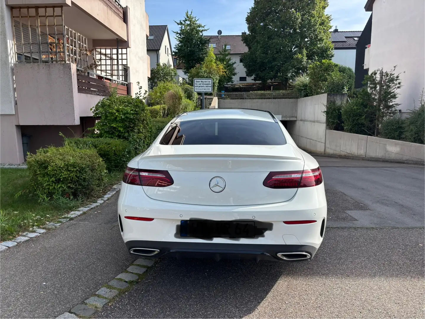 Mercedes-Benz E 220 d Coupe 9G-TRONIC AMG Line/ Night Paket/ Burmester - 2