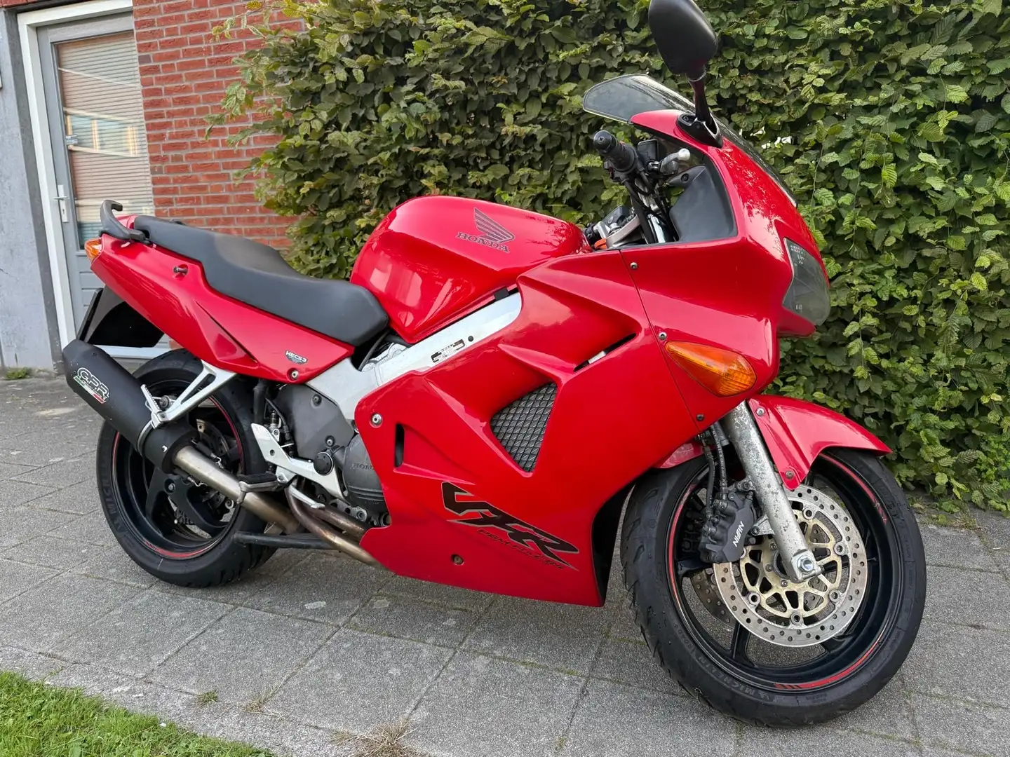 Honda VFR 800 Rojo - 1