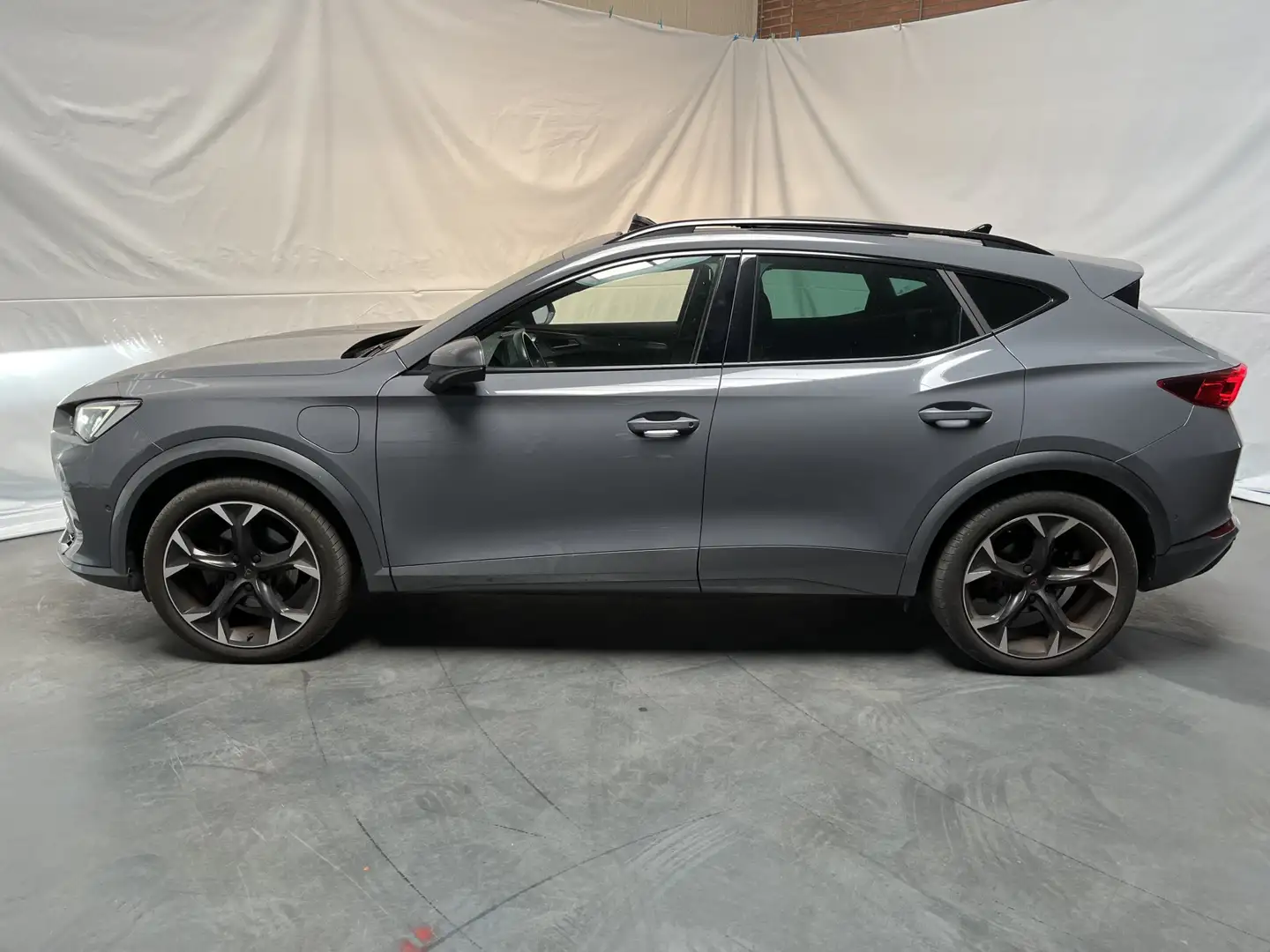 CUPRA Formentor 1.4 e-Hybrid Performance / AUTOMAAT/ PANO/ KEYLESS Grijs - 2
