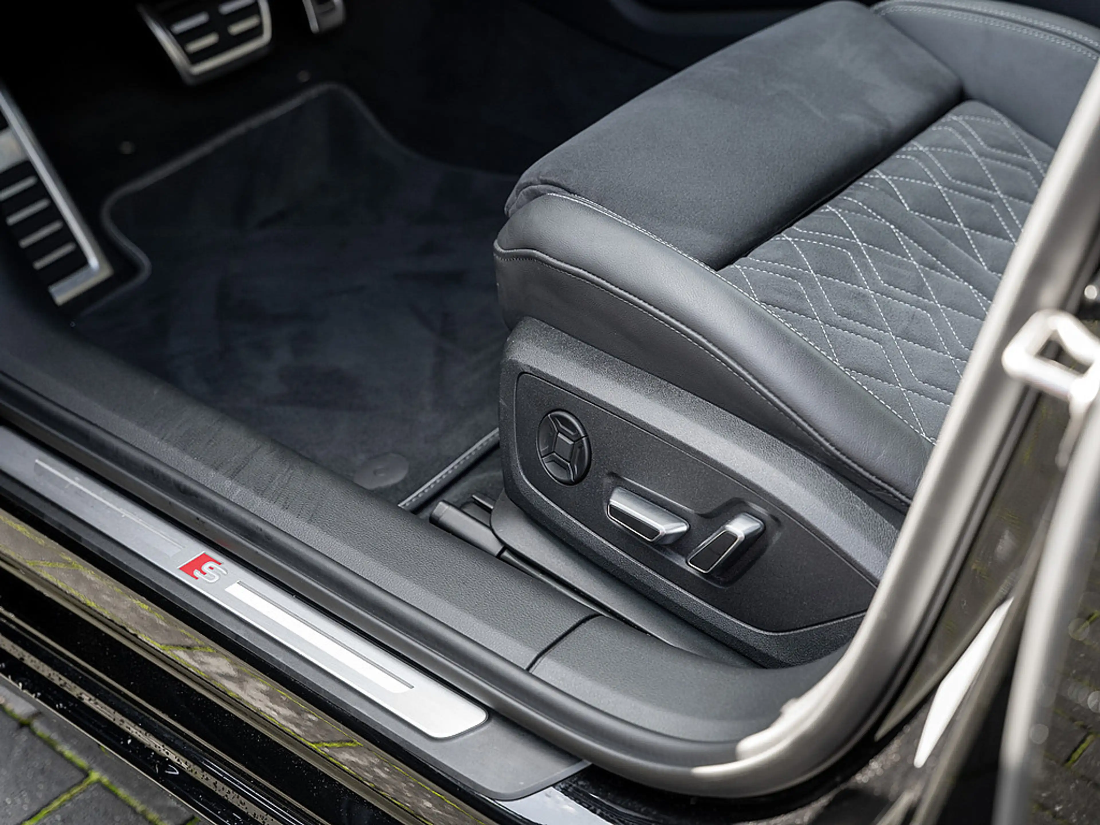 Audi S6 Avant 3.0 TDI quattro AHK MATRIX PANO ACC — photo 15