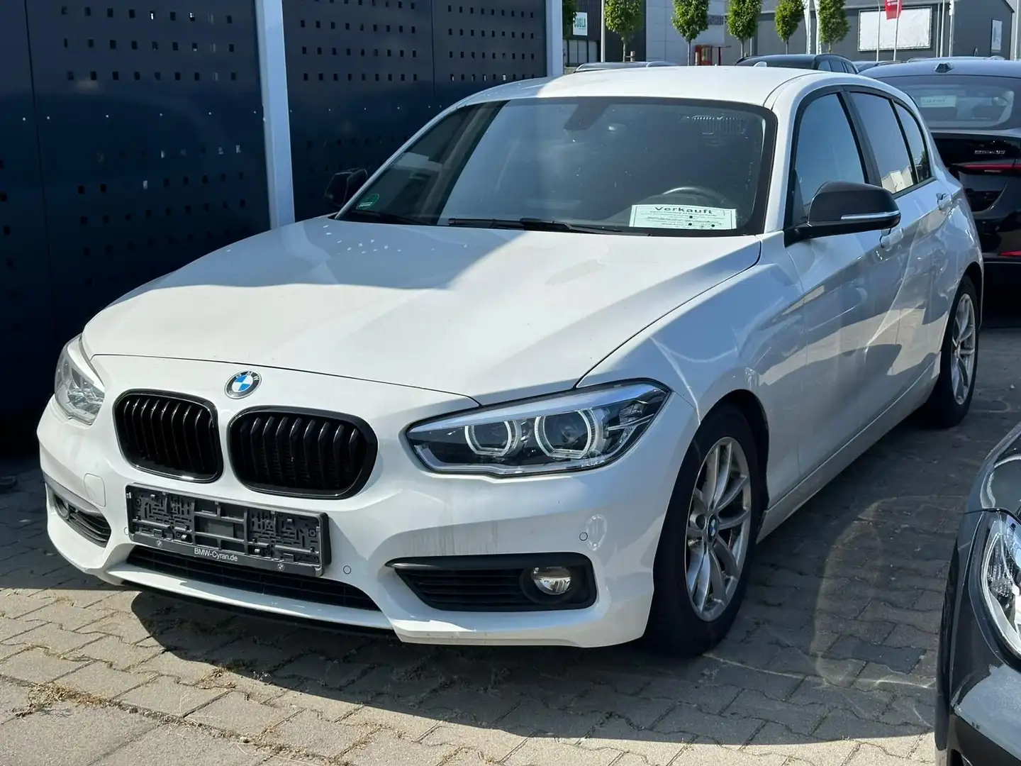 BMW 118 Baureihe 1 Lim. 5-trg. 118dAdvantageLED Navi Blanc - 1