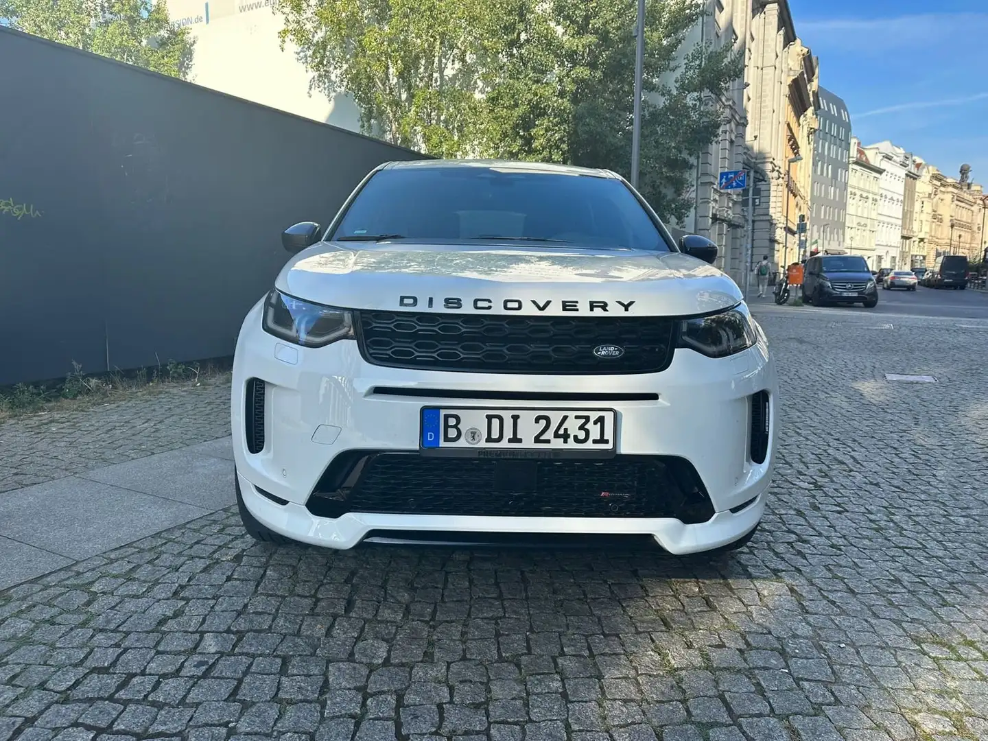 Land Rover Discovery Sport P200 R-Dynamic SE Alb - 2