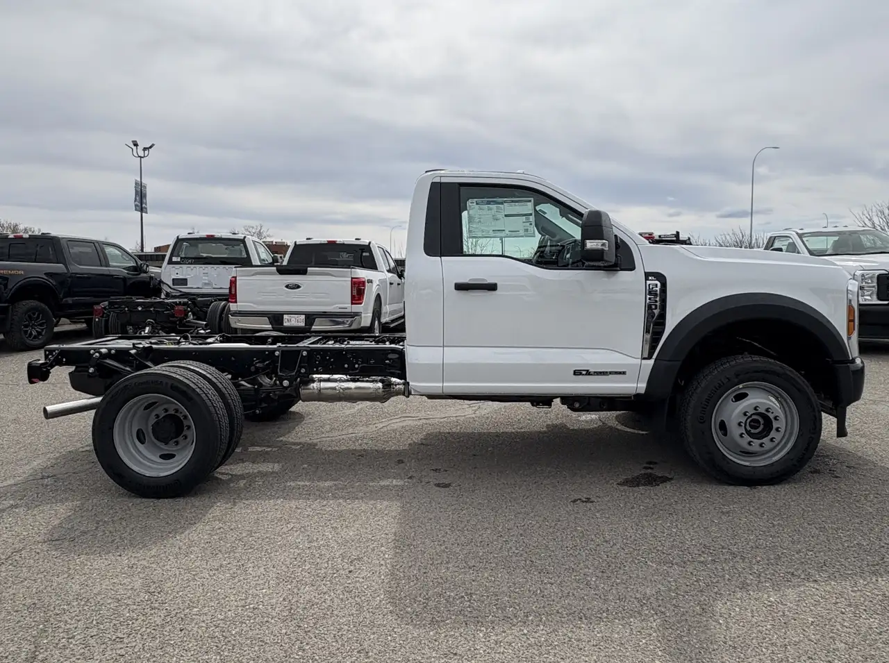 Ford F-550 Super Duty снимка Ford F-550 Super Duty
