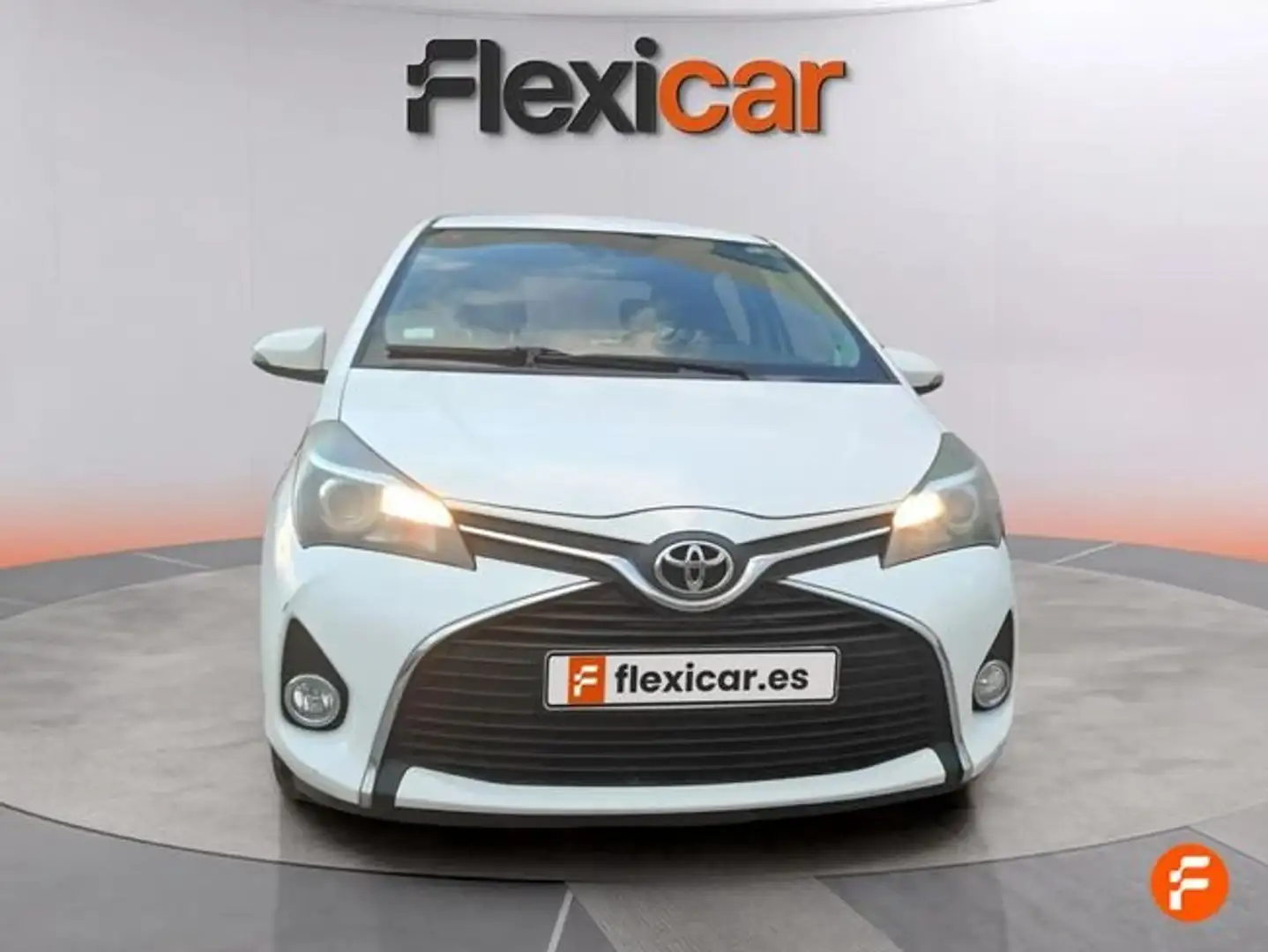 Toyota Yaris 1.0 Active Blanc - 2