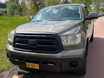 Tundra 5.7 V8 Double Cab