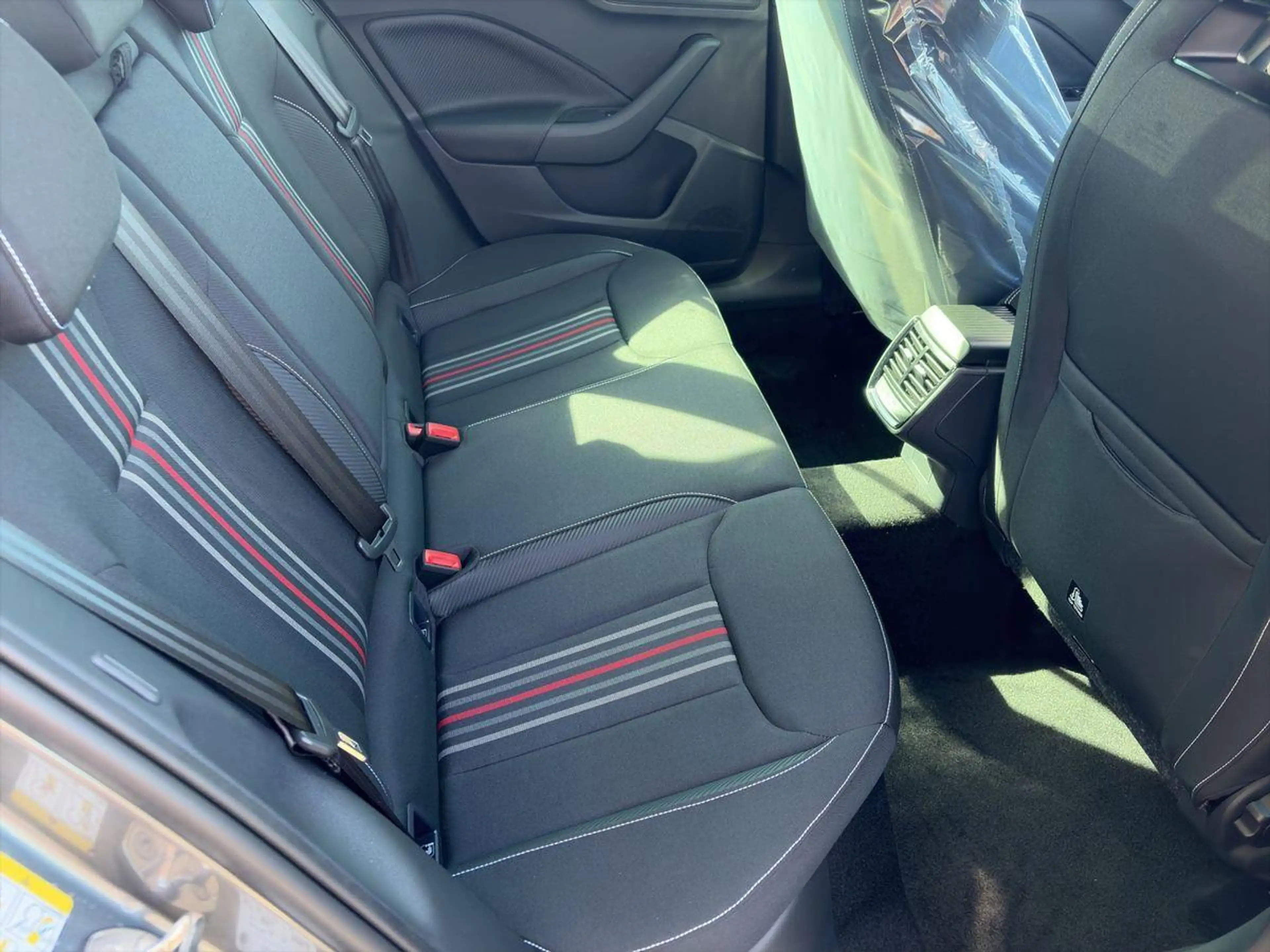Skoda Kamiq Monte Carlo 1,0 TSI DSG NAVI — photo 8