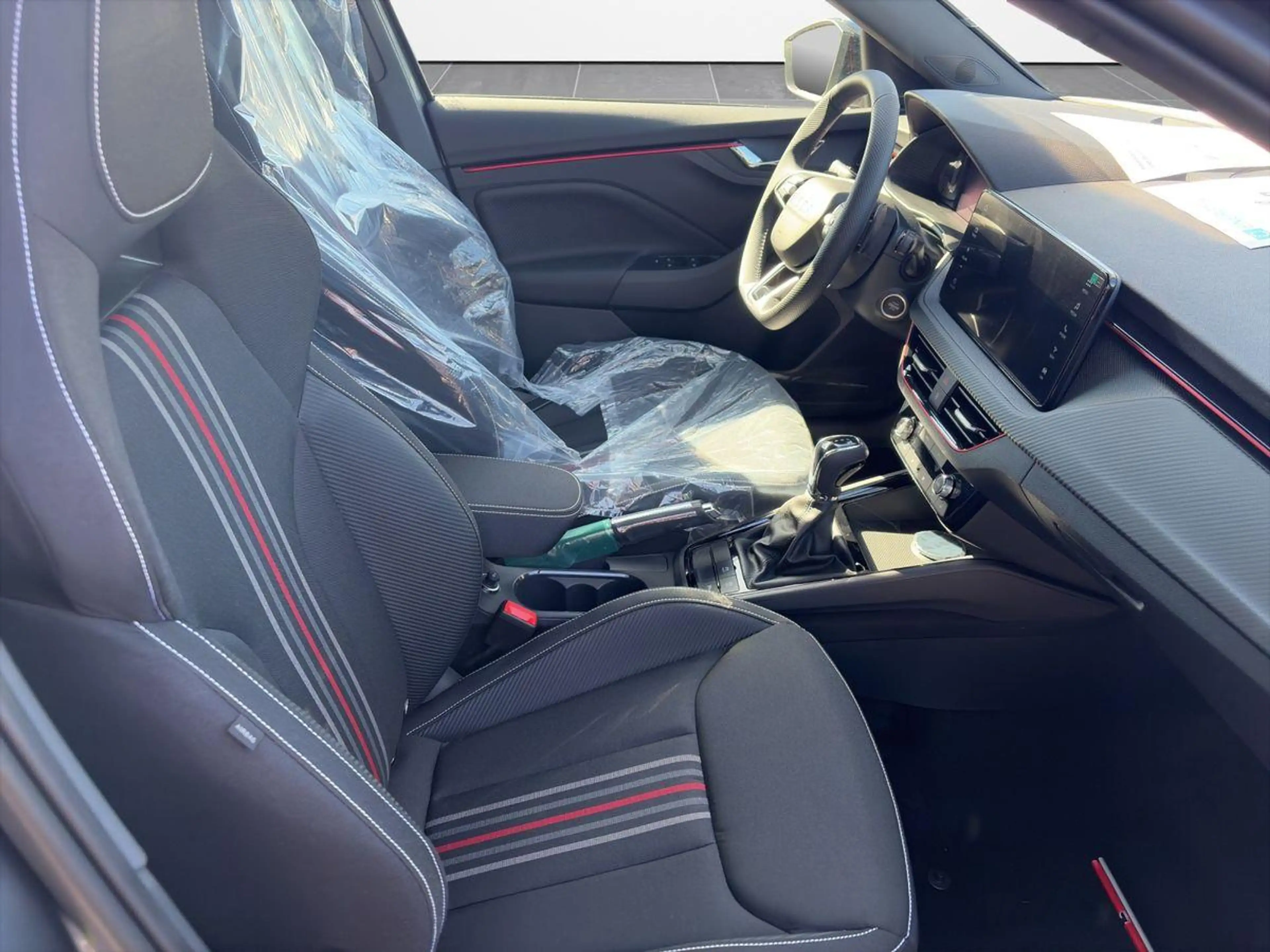 Skoda Kamiq Monte Carlo 1,0 TSI DSG NAVI — photo 7
