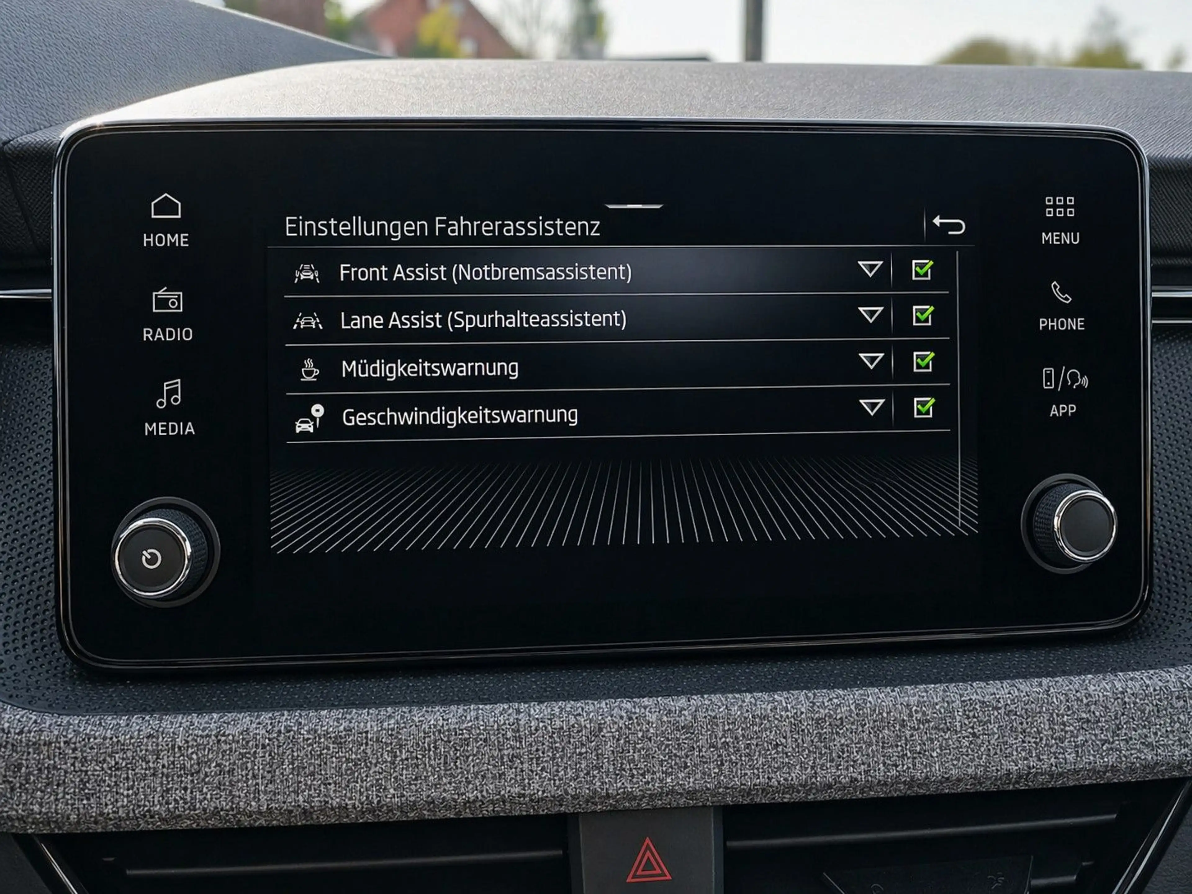 Skoda Scala 116 PS 7G-DSG Navi-App Klimatronik LED — photo 13