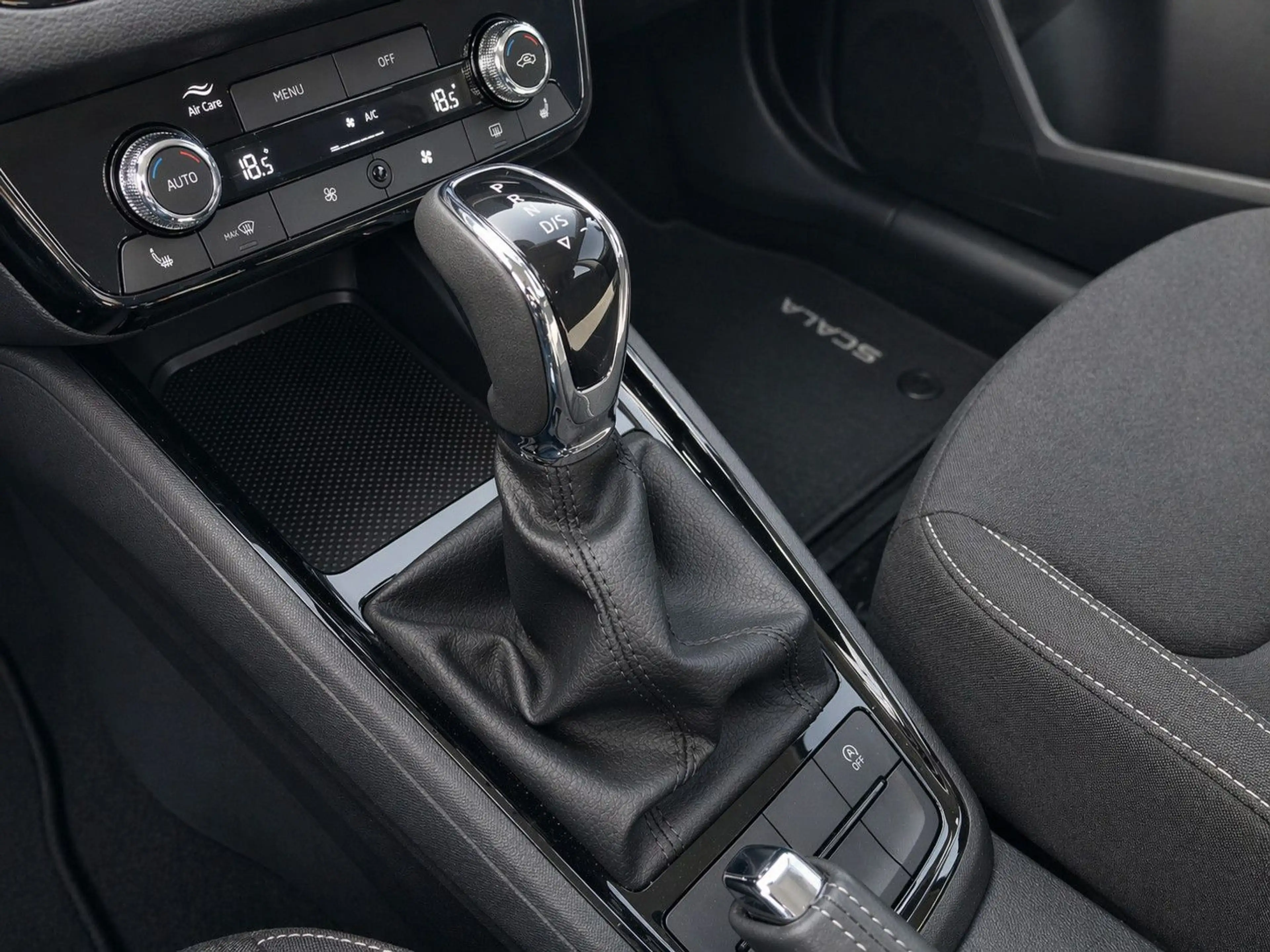 Skoda Scala 116 PS 7G-DSG Navi-App Klimatronik LED — photo 14