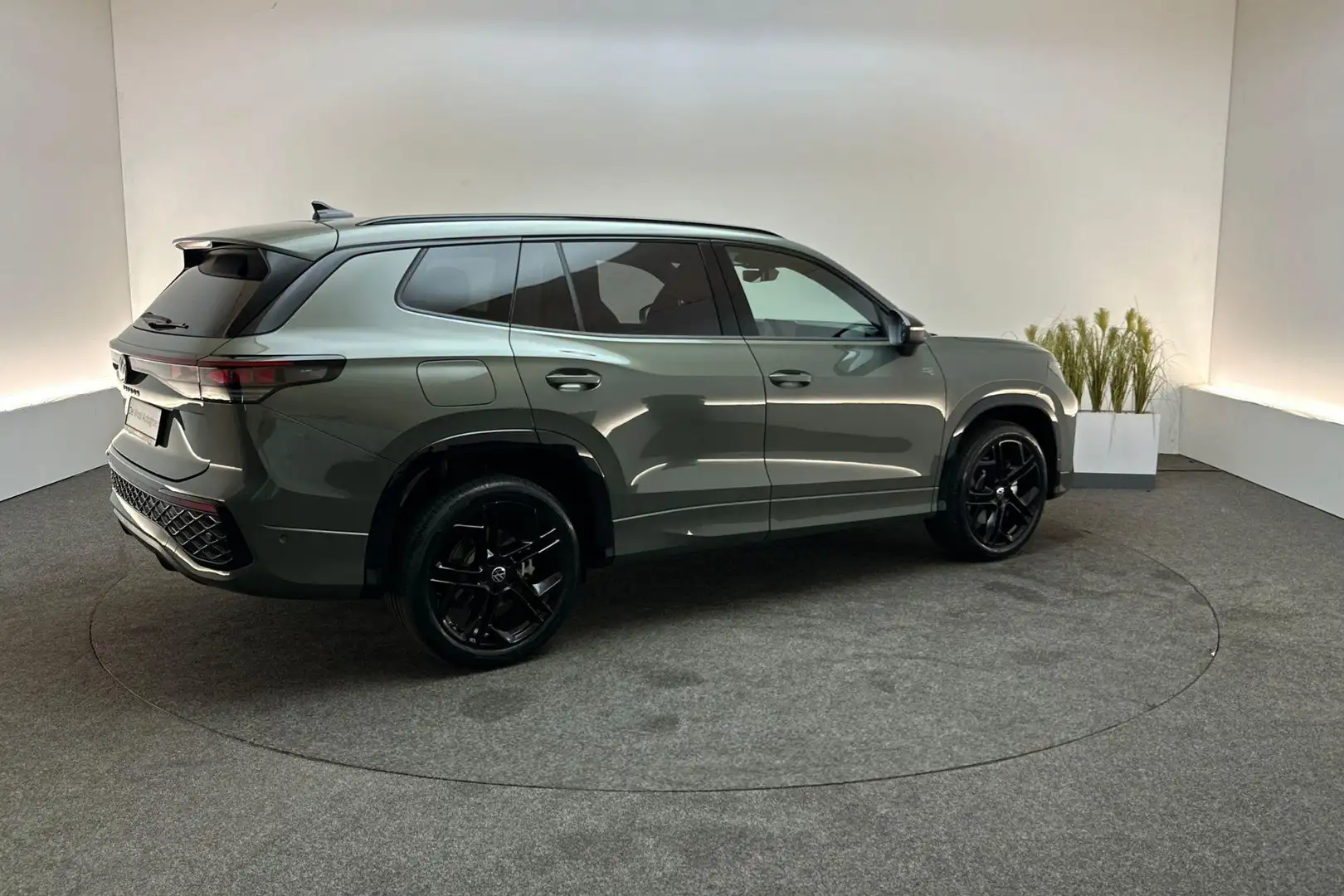 Volkswagen Tayron R-Line-Edition 1.5 eHybrid DSG Groen - 2