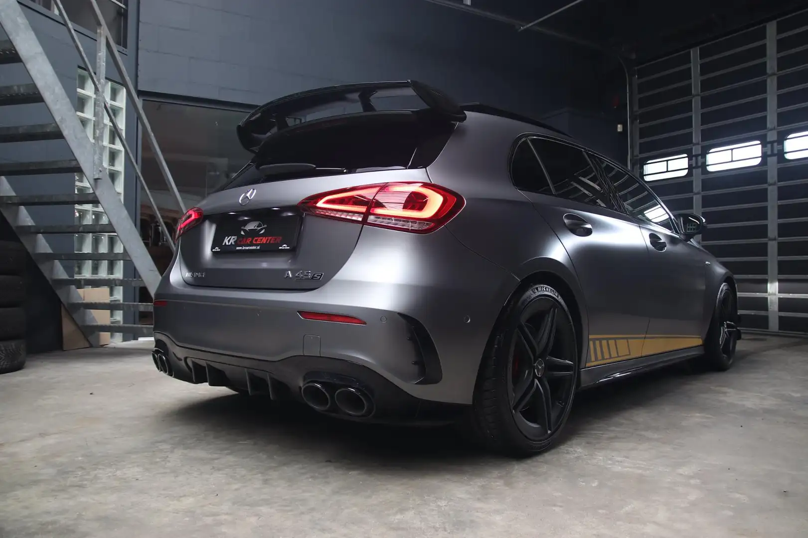 Mercedes-Benz A 45 AMG S 4MATIC+ Edition 1 PANO-MEMOR Grijs - 2