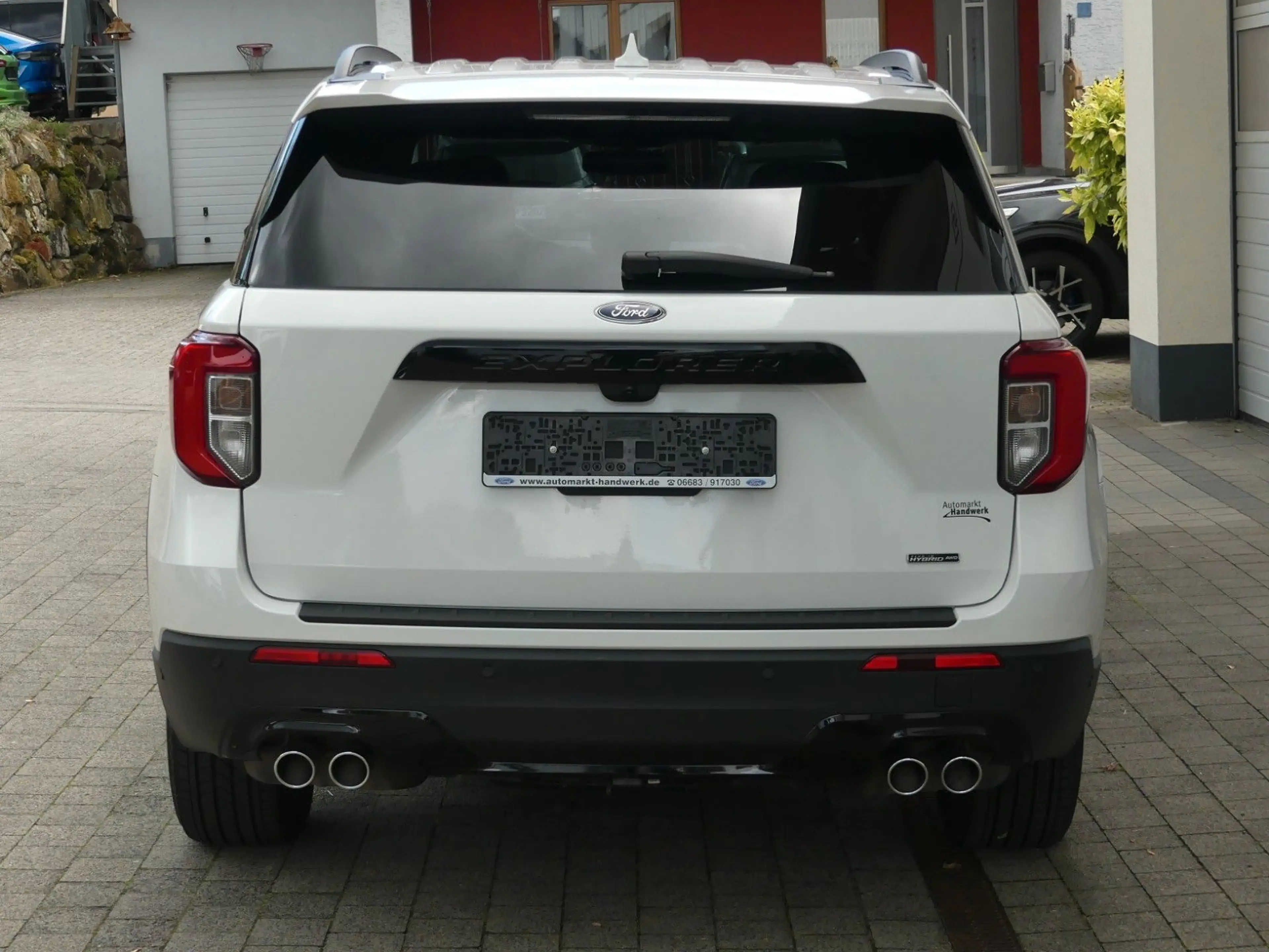 Ford Explorer ST-Line Plug-in-Hybrid 4x4 — photo 5
