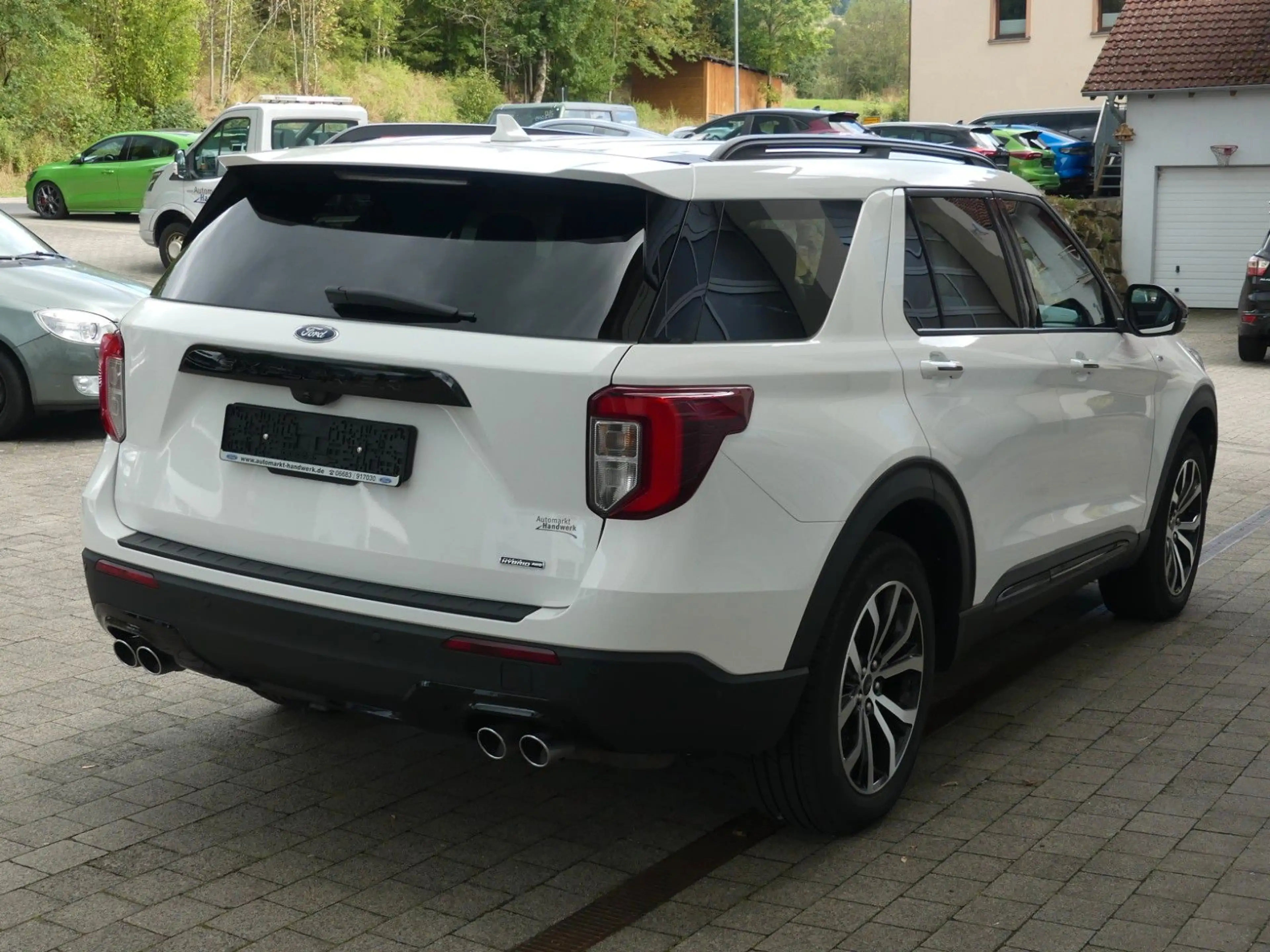 Ford Explorer ST-Line Plug-in-Hybrid 4x4 — photo 4