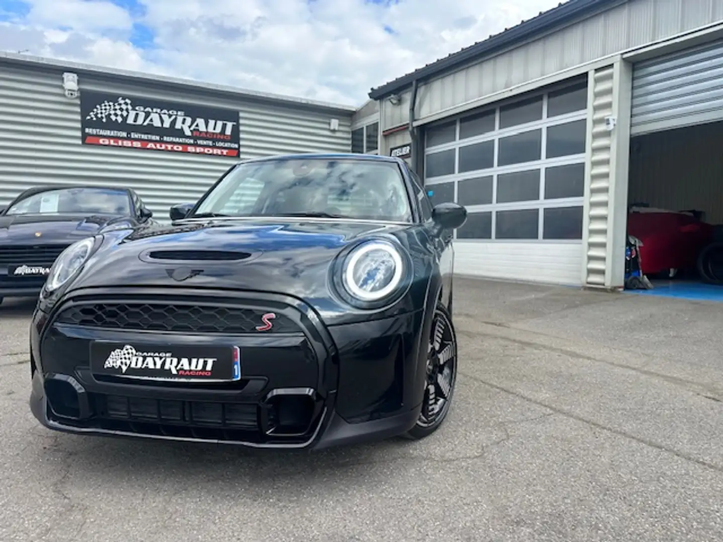 MINI Cooper S (2) F55 2.0 178CV Zwart - 2