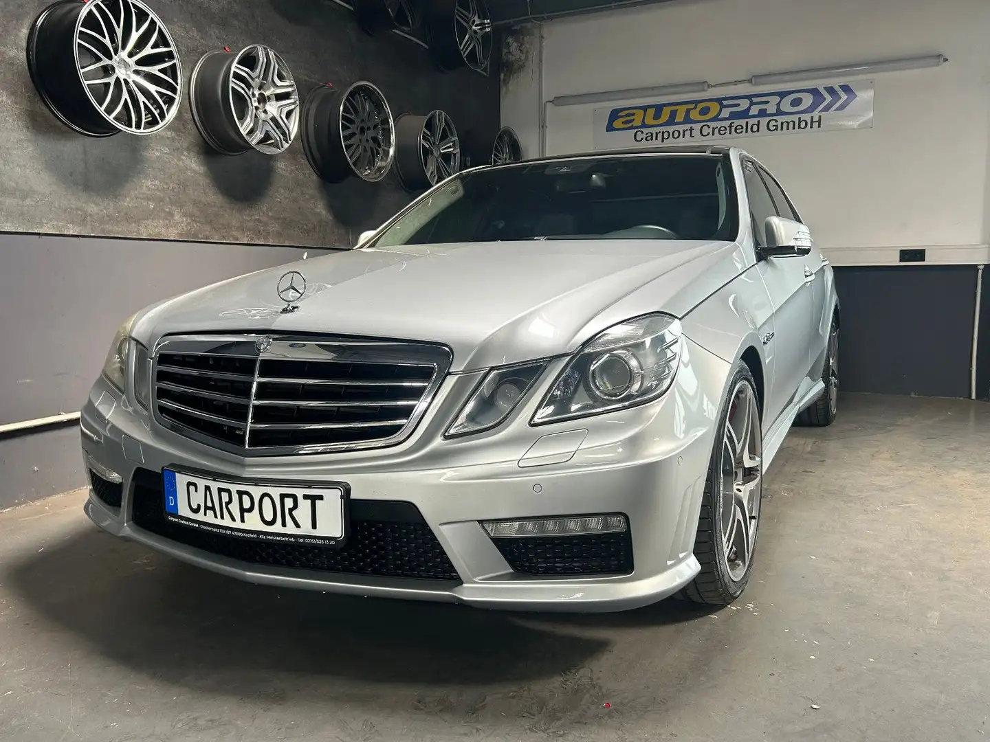 Mercedes-Benz E 63 AMG PANORAMA/4XSITZHEIZUNG/BELÜFTUNG/KAMERA Argintiu - 1