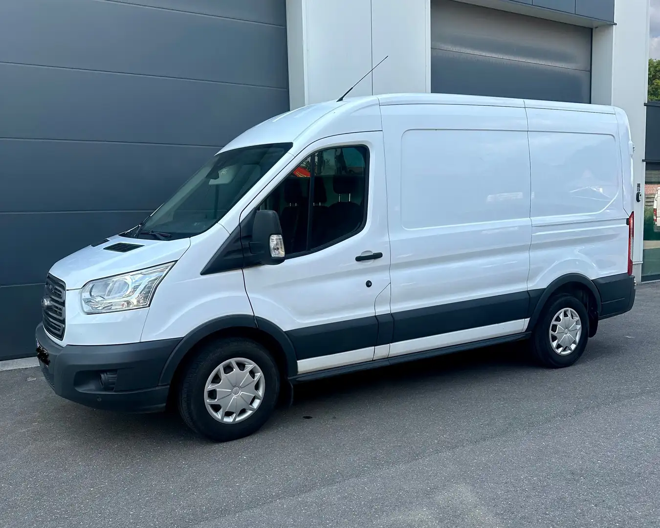 Ford Transit L2H2 - lage kmstand - 1st eigen - € 10 466 EXCL Wit - 1