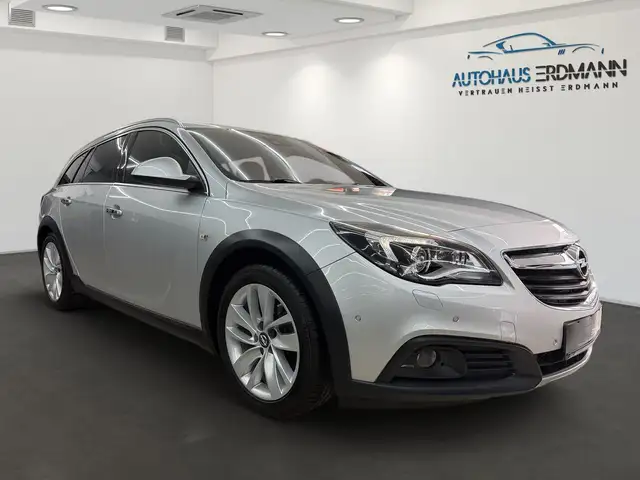 Opel Insignia view 3